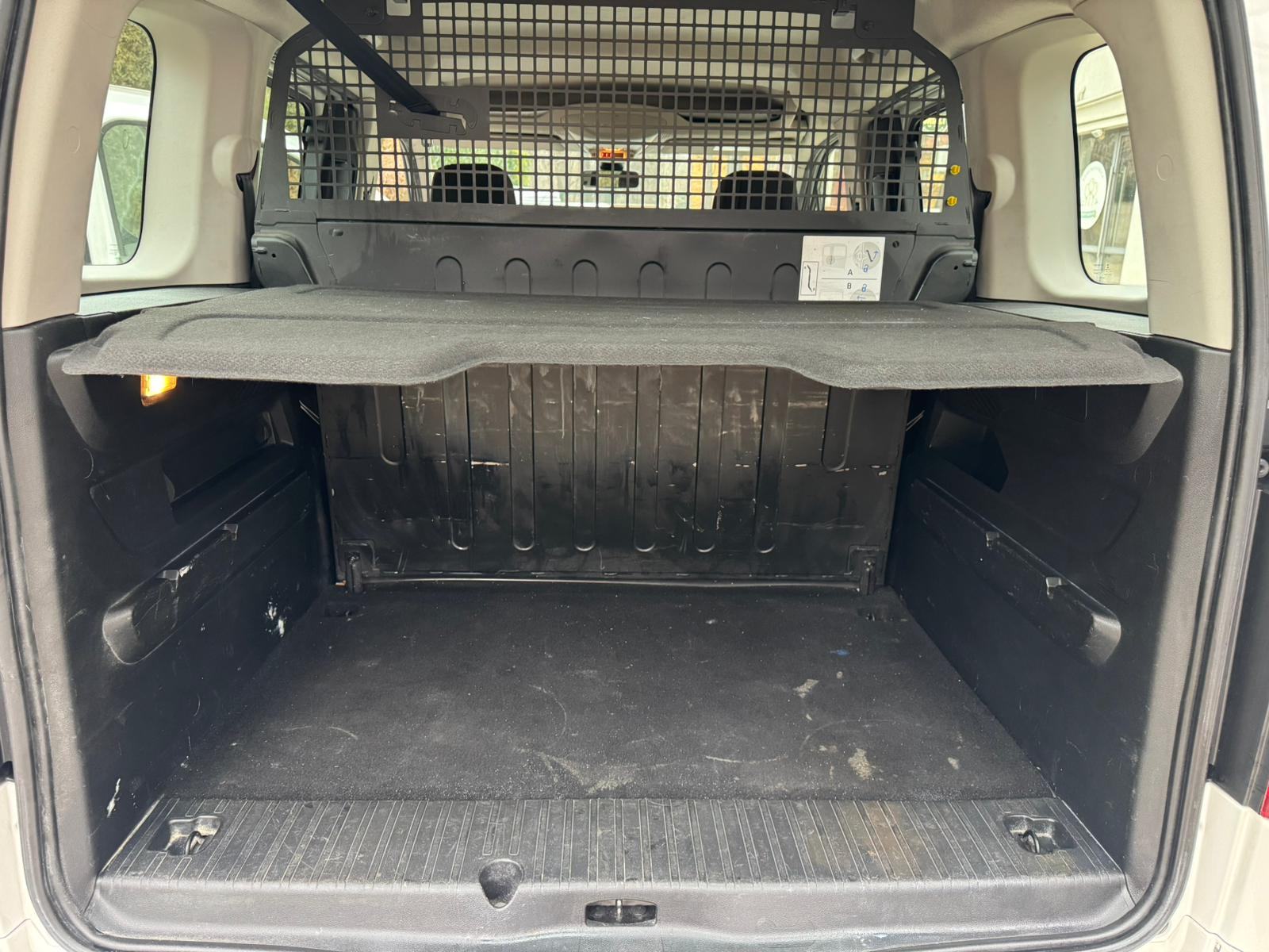 Opel Combo 1,5D, N1, u sustavu PDV-a, veliki servis, odličan, fotografija 11