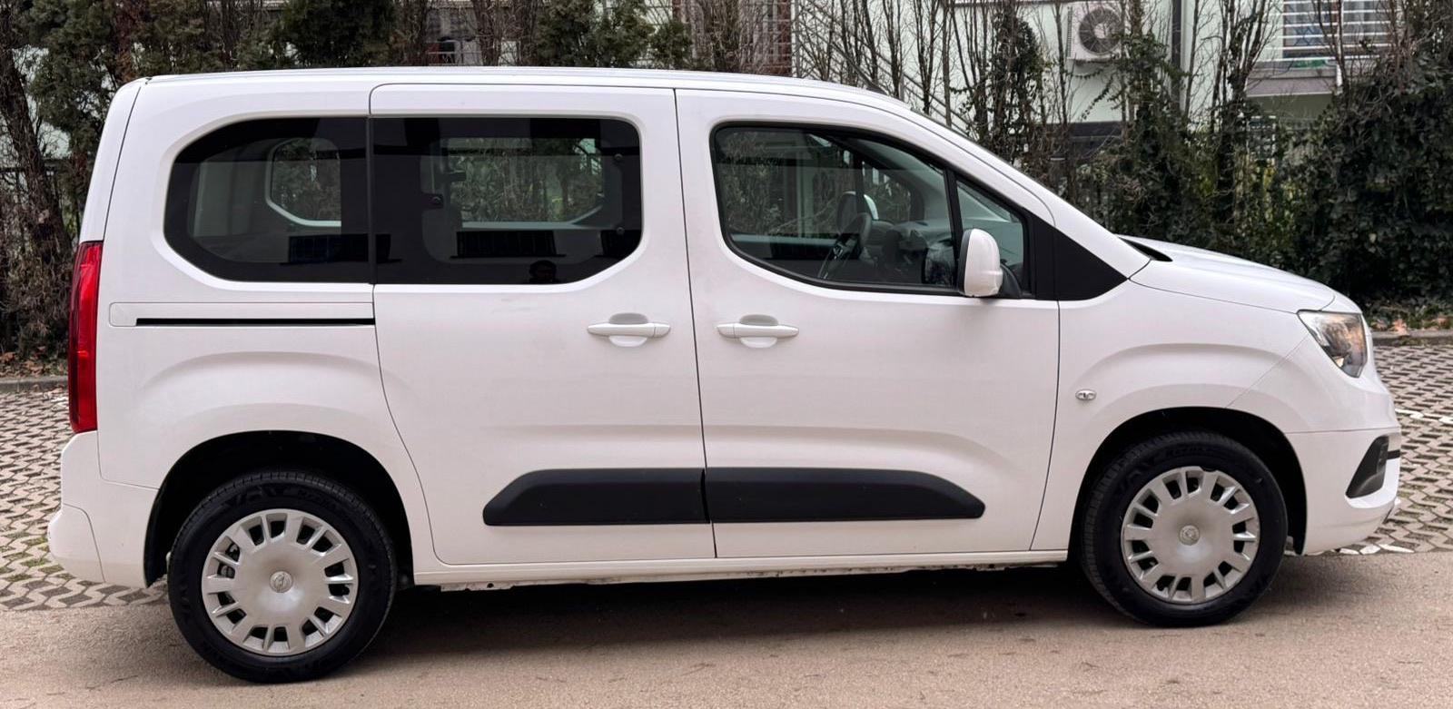 Opel Combo 1,5D, N1, u sustavu PDV-a, veliki servis, odličan, fotografija 6