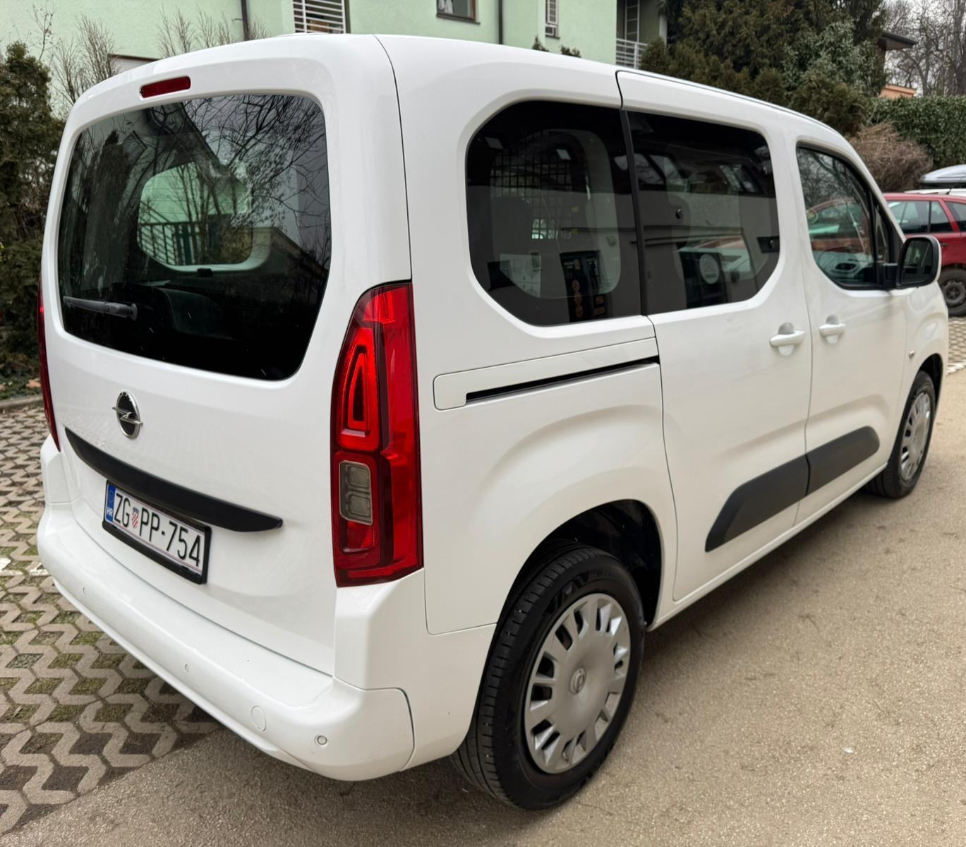 Opel Combo 1,5D, N1, u sustavu PDV-a, veliki servis, odličan, fotografija 7