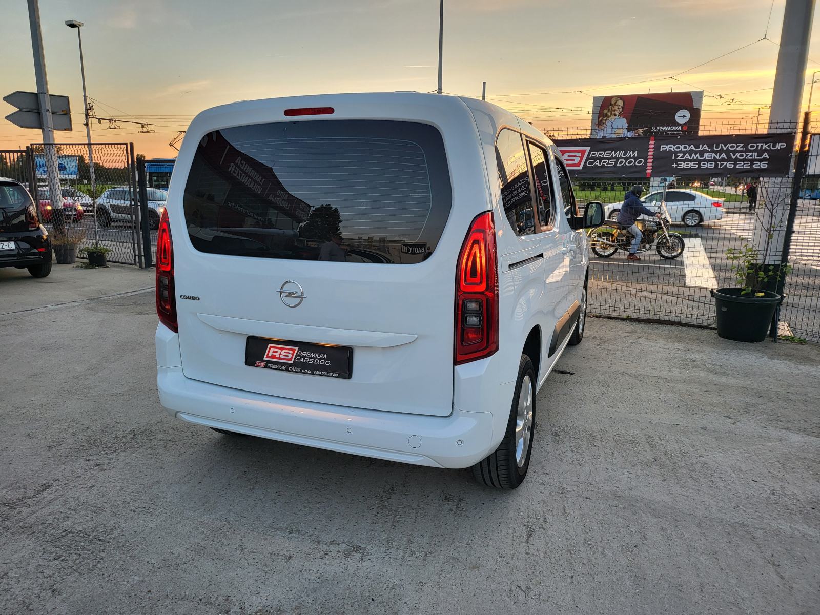OPEL COMBO 1,5D 100KS, 43 TKM, 5 SJEDALA, REGA, KLIMA, ALU16, SERVISNA, fotografija 7