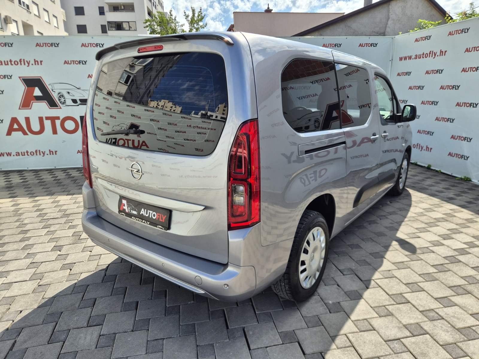 Opel Combo Life 1.5D L2H1, 7 sjedala, HR auto, Kamera, Tempmat, PDV, fotografija 8