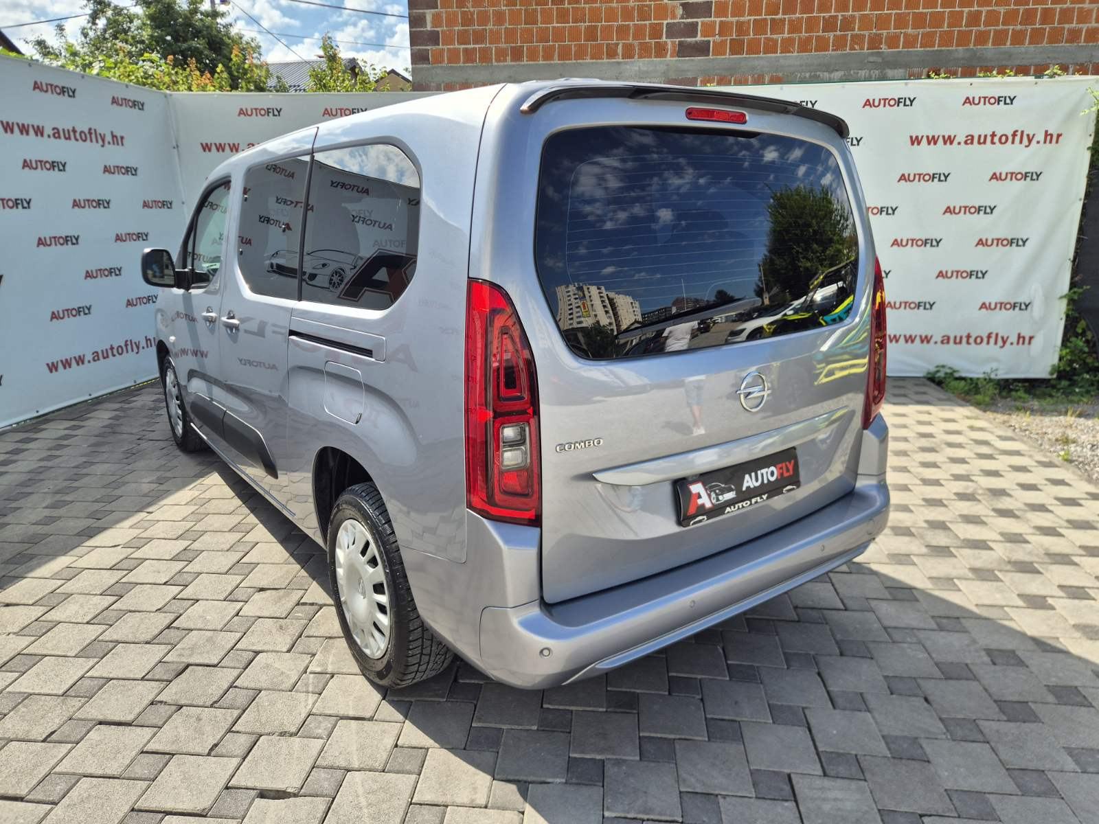 Opel Combo Life 1.5D L2H1, 7 sjedala, HR auto, Kamera, Tempmat, PDV, fotografija 6