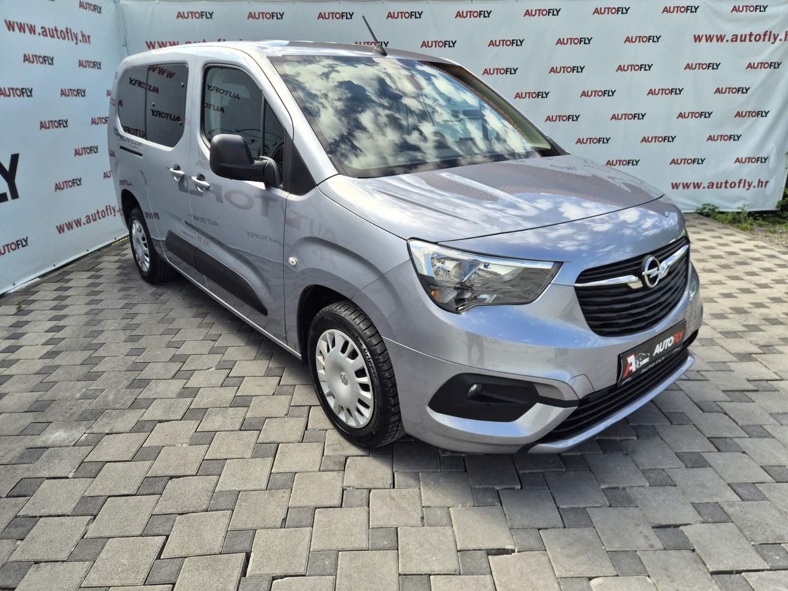 Opel Combo Life 1.5D L2H1, 7 sjedala, HR auto, Kamera, Tempmat, PDV, fotografija 9