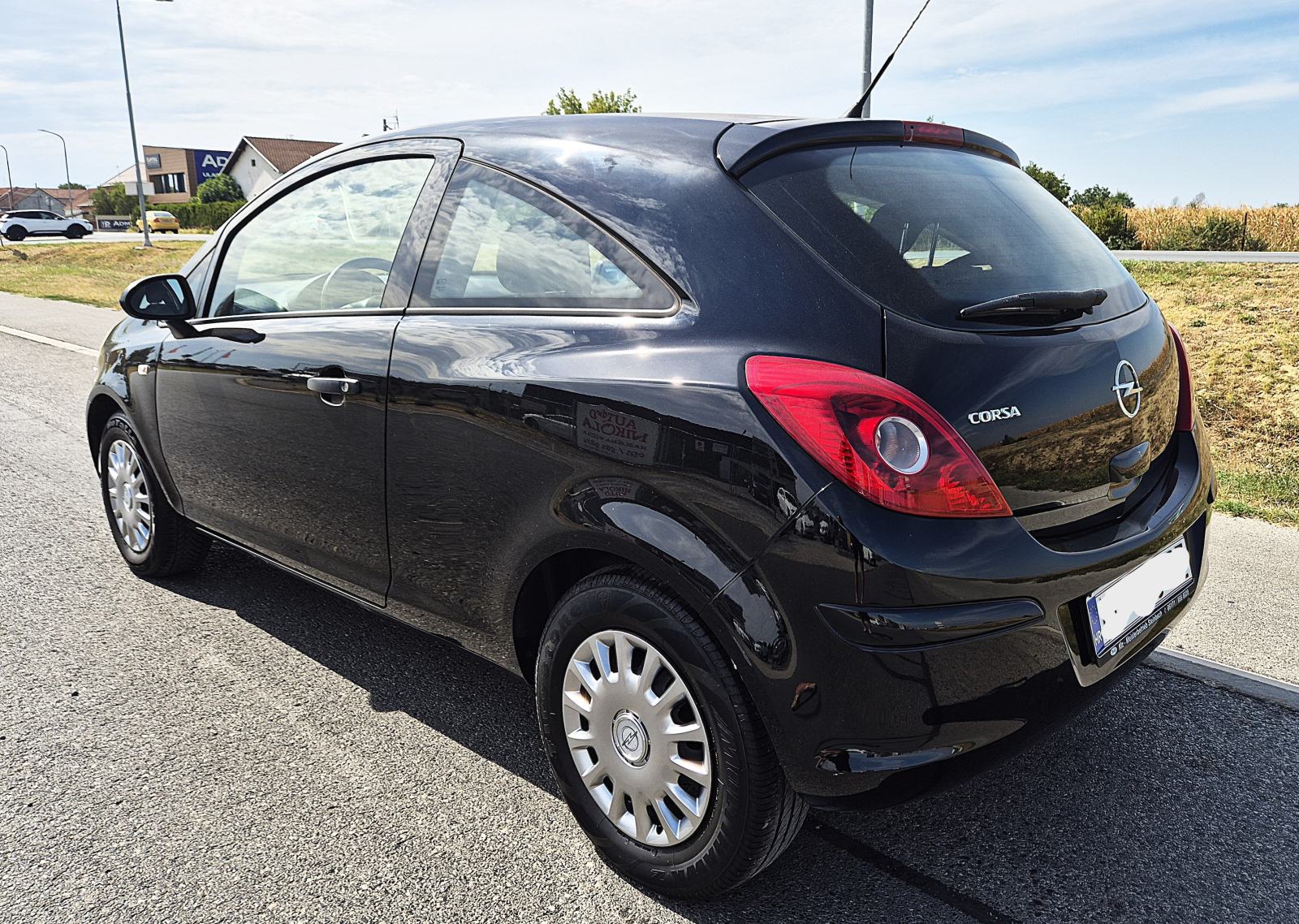 Opel Corsa 1,0 12V **REG. DO 01 /2027 .G.**, fotografija 7