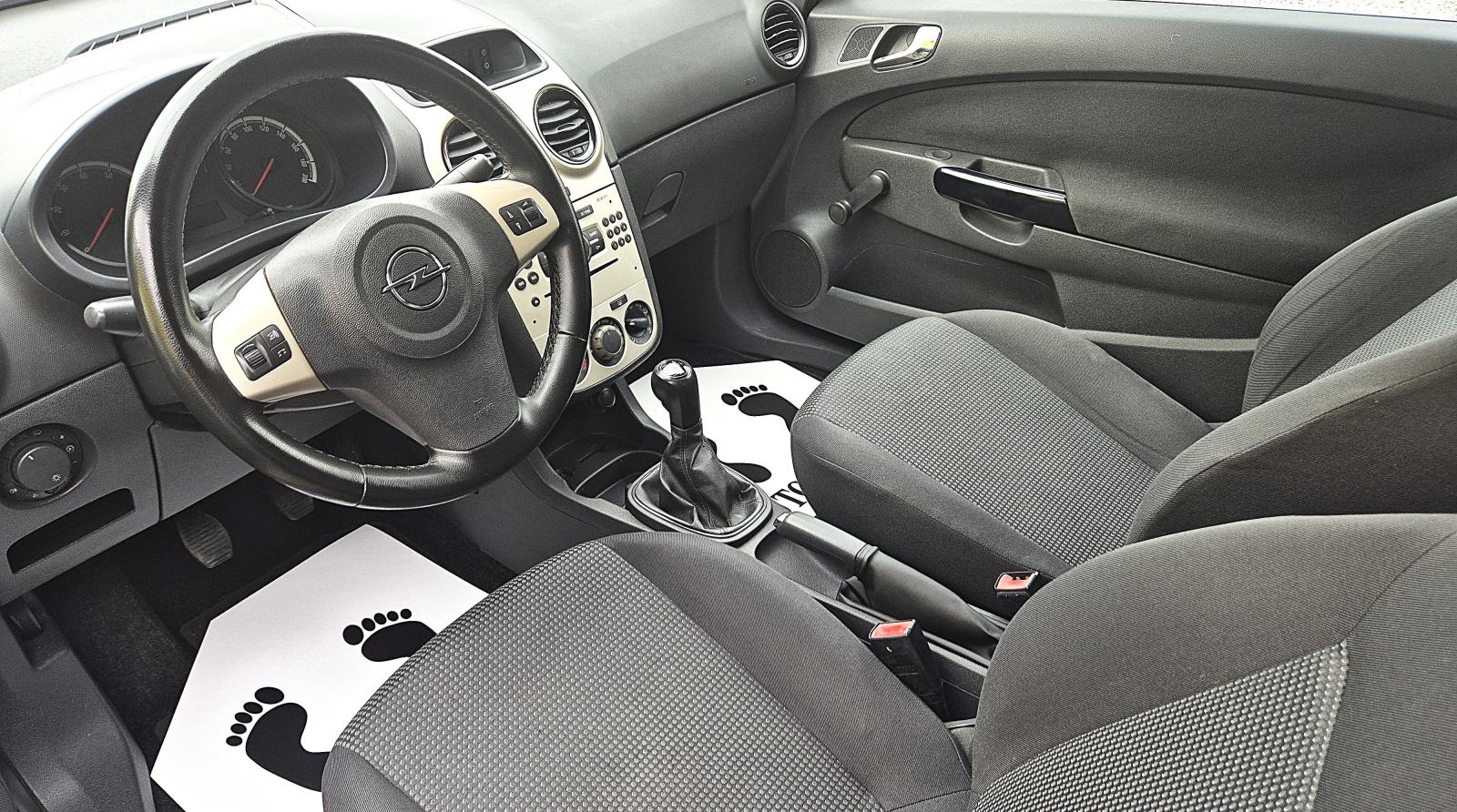 Opel Corsa 1,0 12V **REG. DO 01 /2027 .G.**, fotografija 8