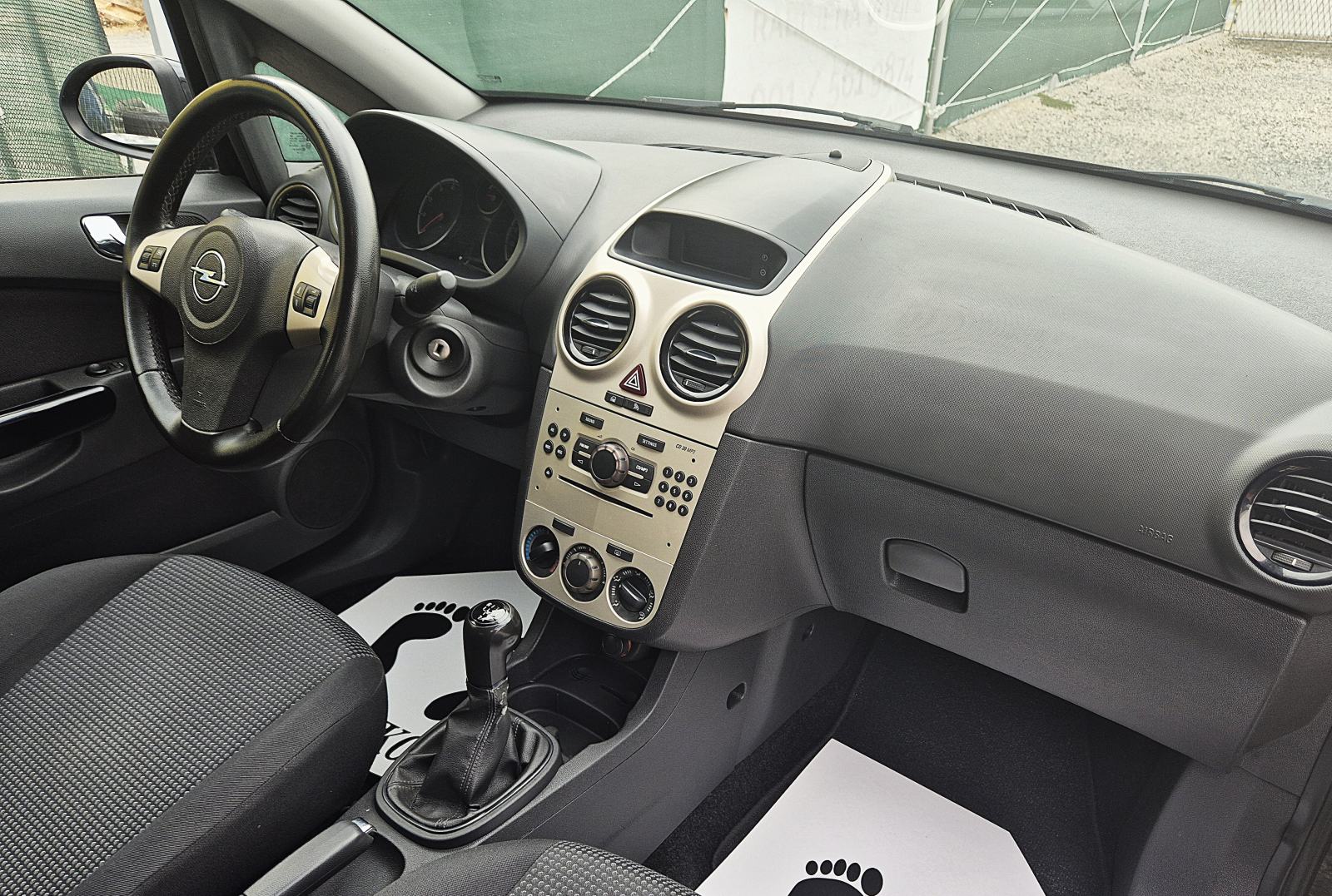 Opel Corsa 1,0 12V **REG. DO 01 /2027 .G.**, fotografija 11