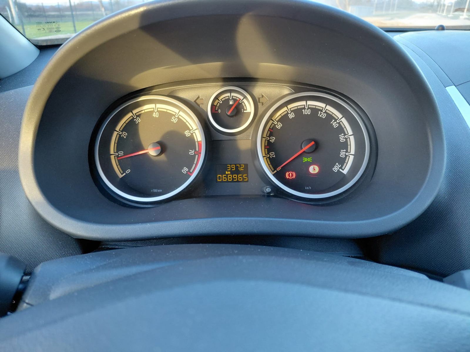 Opel Corsa 1,2 16V - 2010. god. ~ 69.000 km, fotografija 5