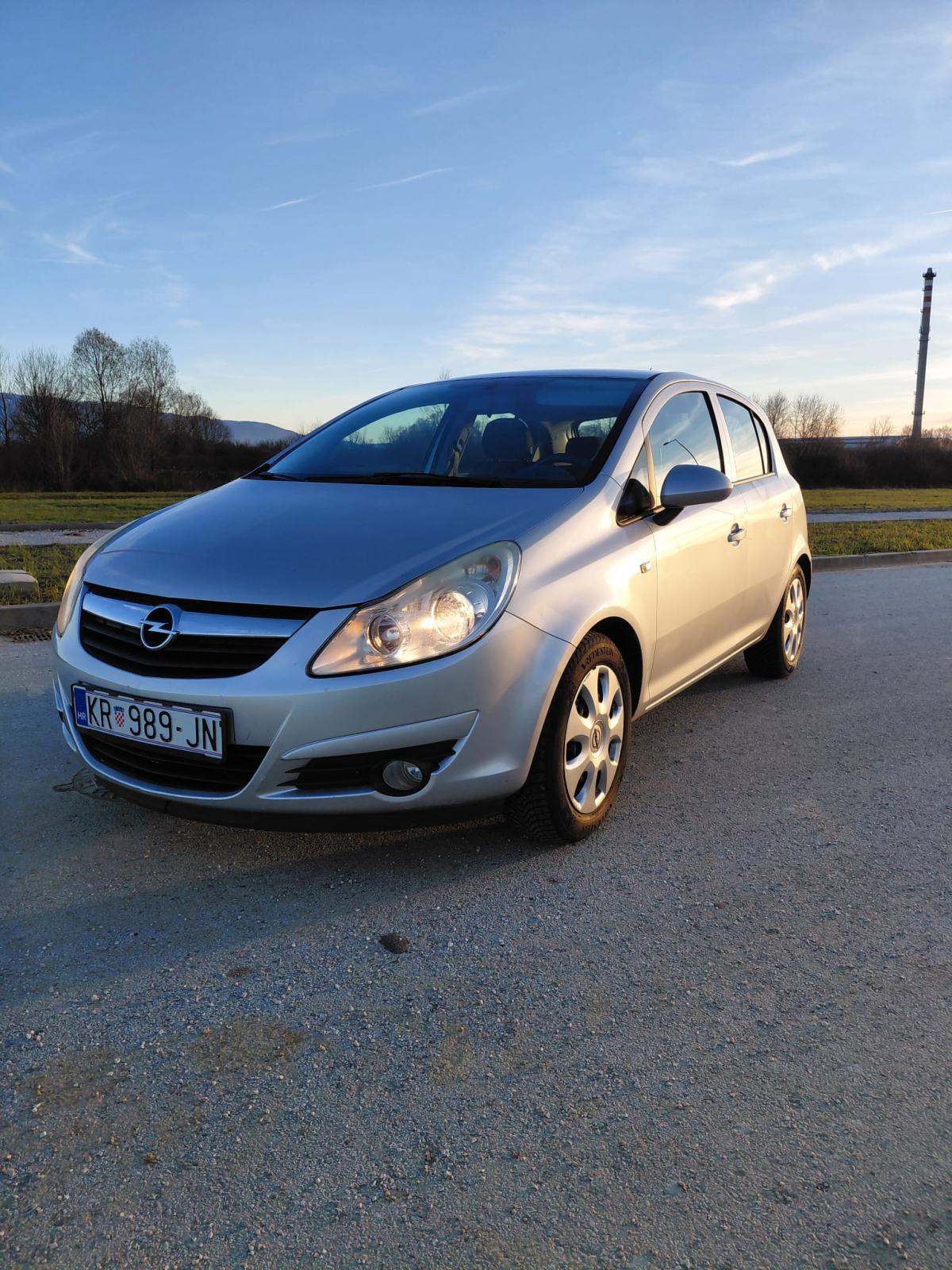 Opel Corsa 1,2 16V - 2010. god. ~ 69.000 km, fotografija 2