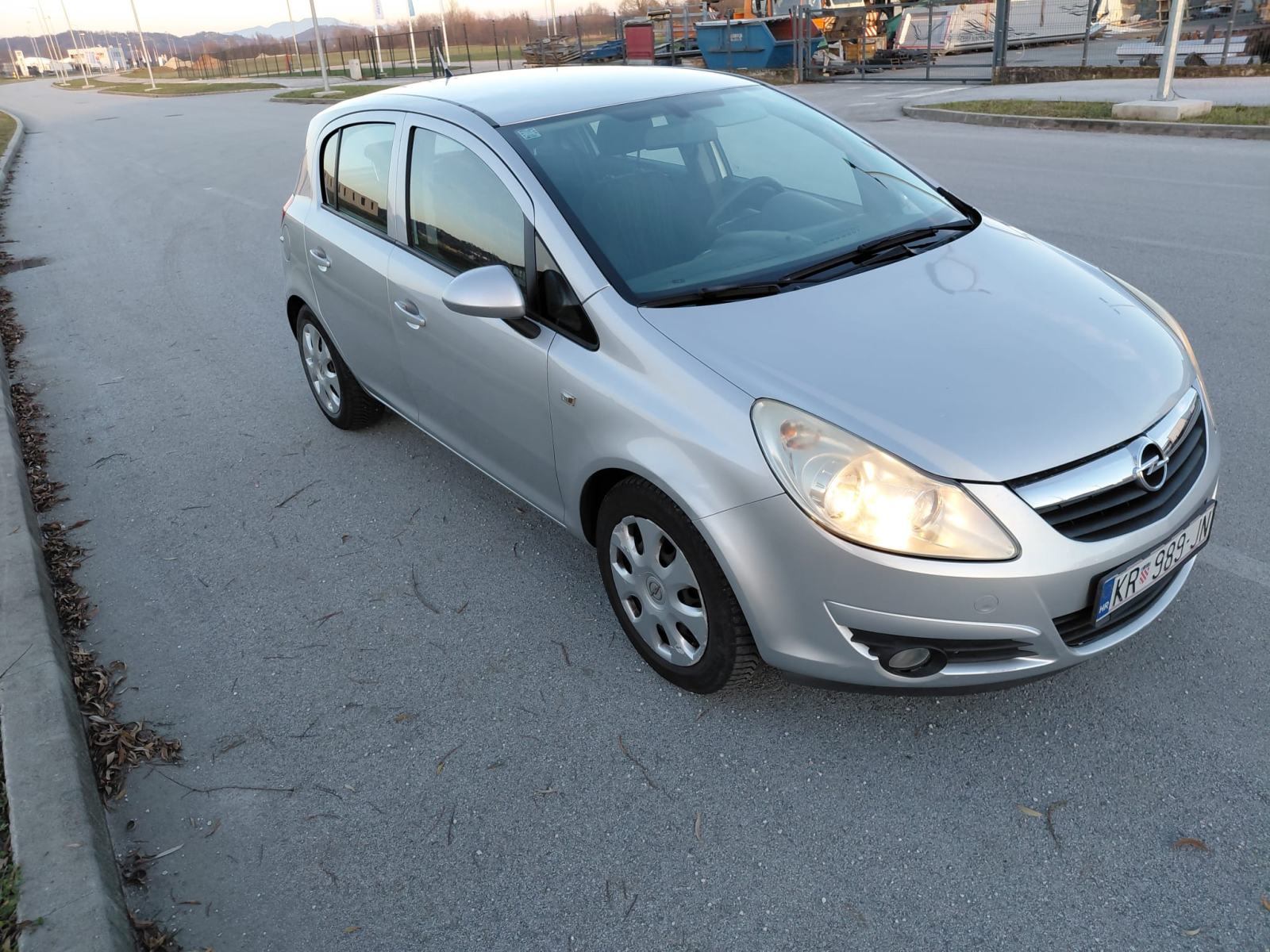 Opel Corsa 1,2 16V - 2010. god. ~ 69.000 km, fotografija 11