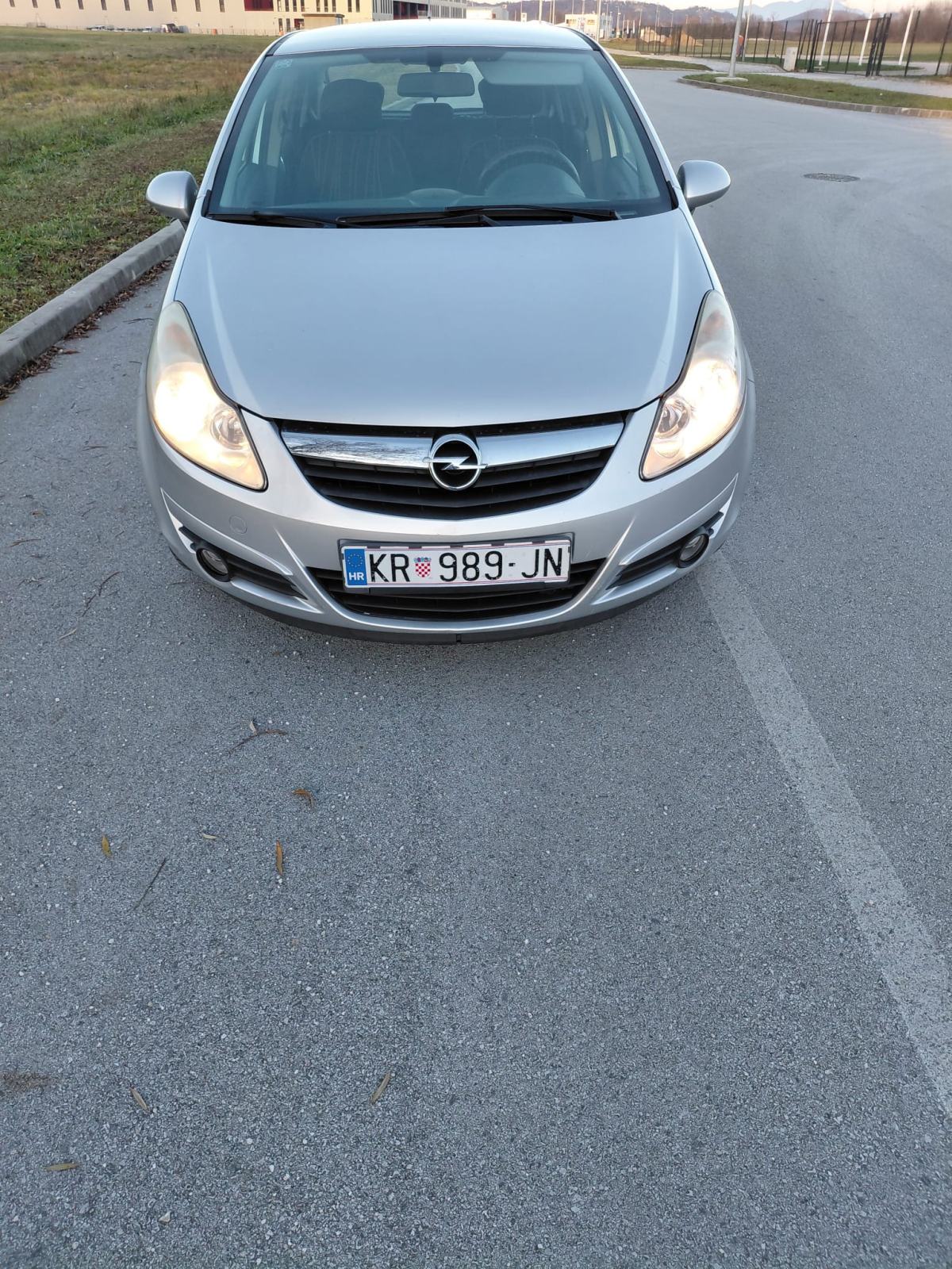 Opel Corsa 1,2 16V - 2010. god. ~ 69.000 km, fotografija 10