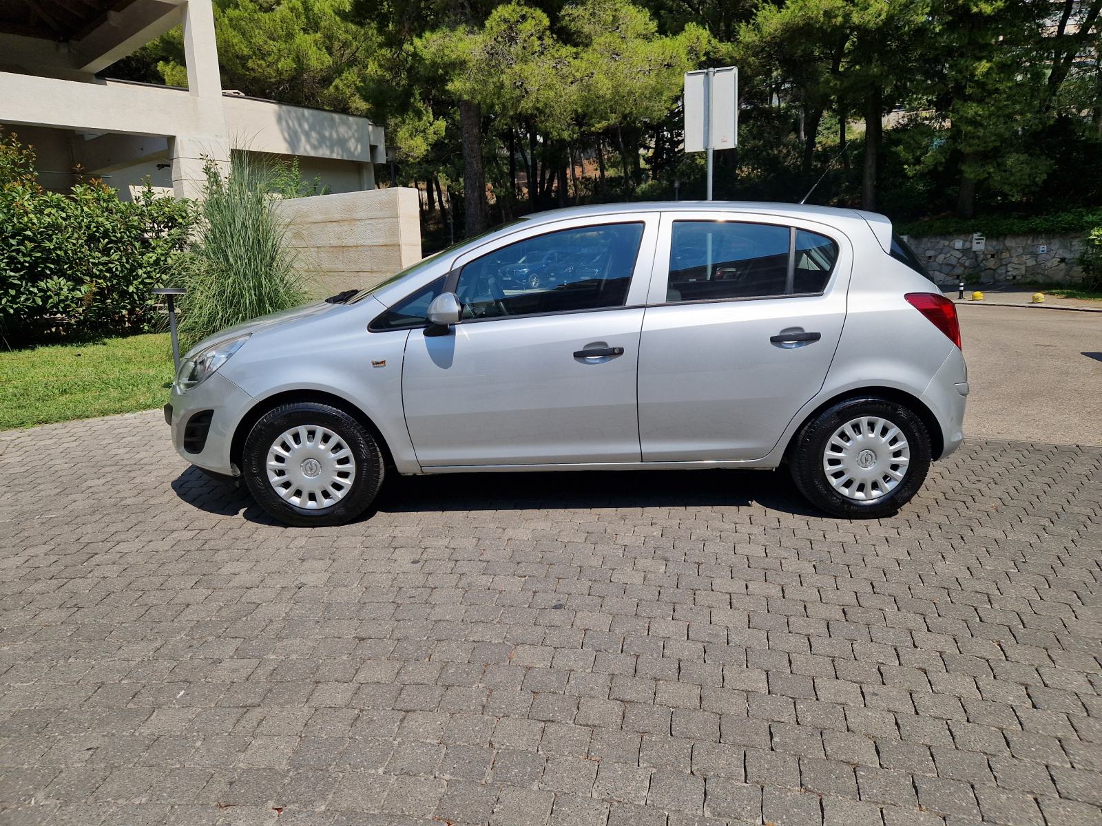 Opel Corsa 1,2 16V AUTOMATIK, fotografija 2