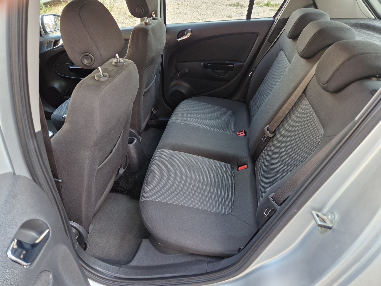 Opel Corsa 1,2 16V AUTOMATIK, fotografija 11