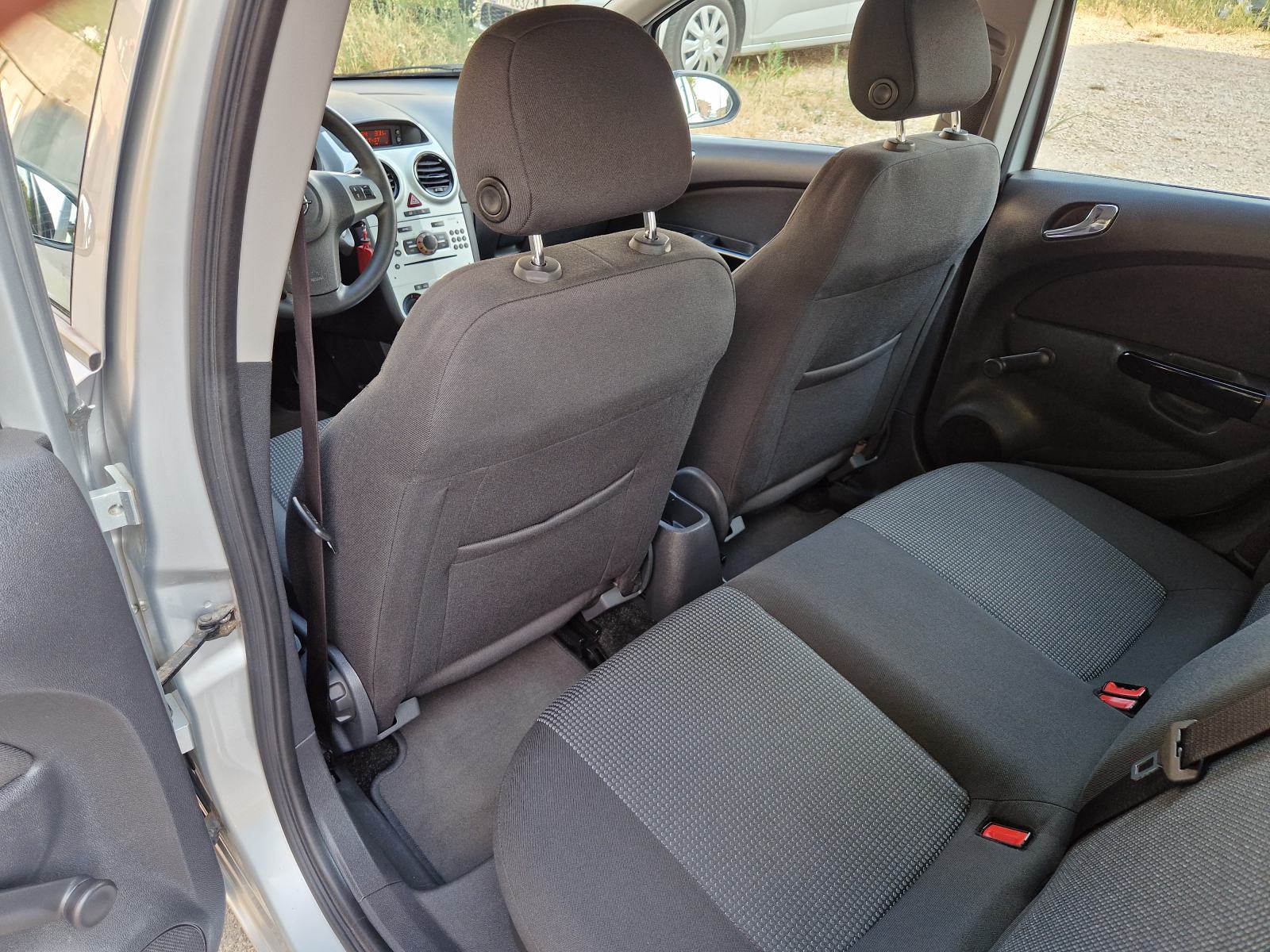 Opel Corsa 1,2 16V AUTOMATIK, fotografija 10