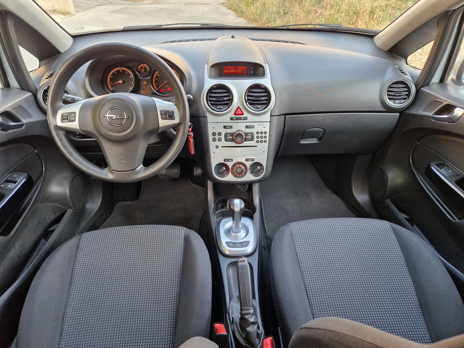 Opel Corsa 1,2 16V AUTOMATIK, fotografija 12