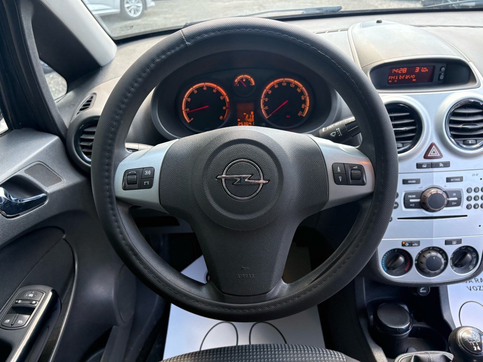Opel Corsa 1,2 16V KLIMA - HR. AUTO - AUTOKREDIT, fotografija 14