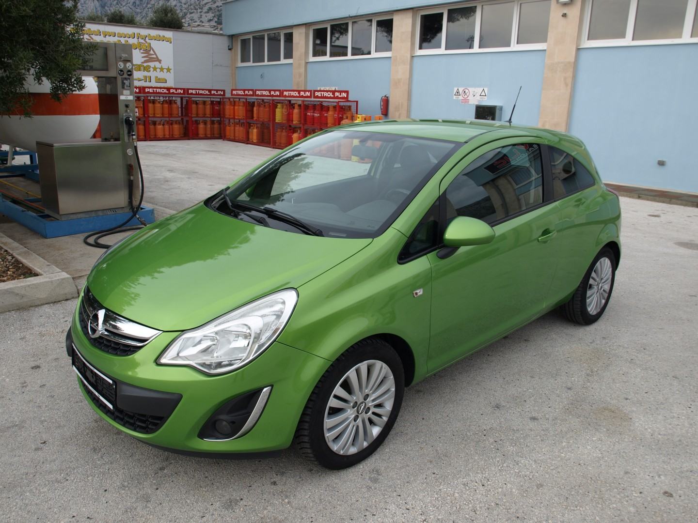 Opel Corsa 1,2 16V plin, navigacija,tempomat,PRILIKA, fotografija 3