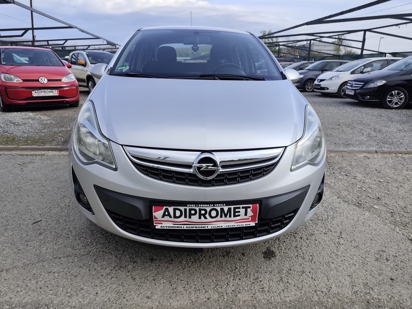 Opel Corsa 1,2 16V / REG 1 GOD !! / 5 VRATA !!, fotografija 3