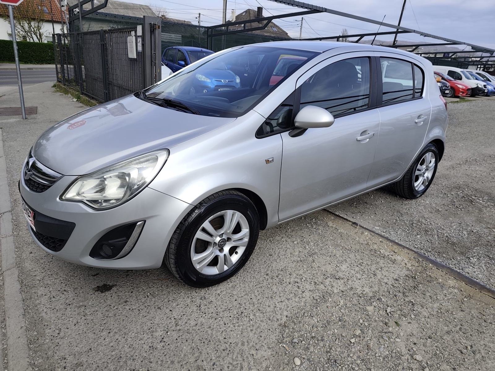 Opel Corsa 1,2 16V / REG 1 GOD !! / 5 VRATA !!, fotografija 12