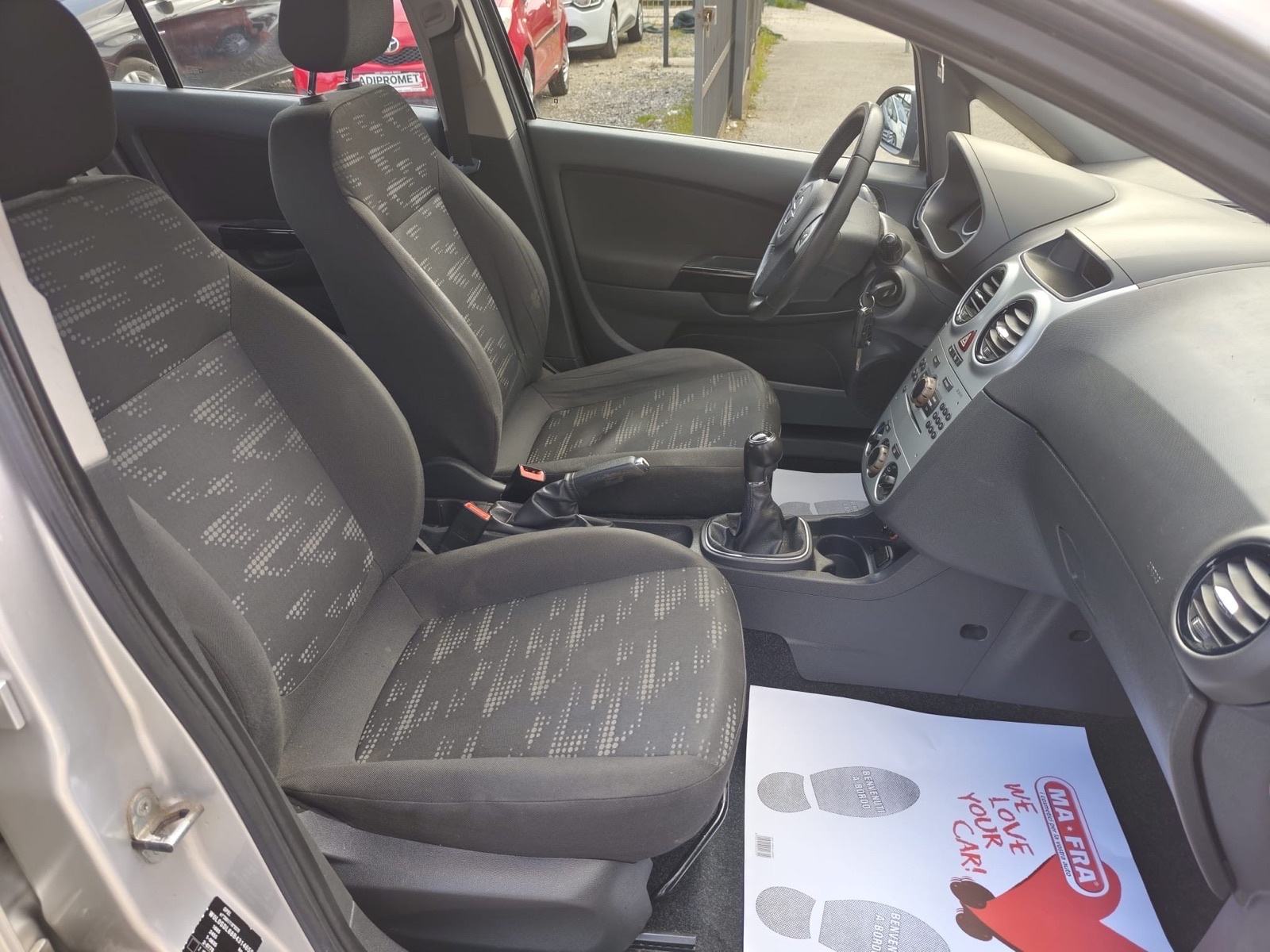 Opel Corsa 1,2 16V / REG 1 GOD !! / 5 VRATA !!, fotografija 17