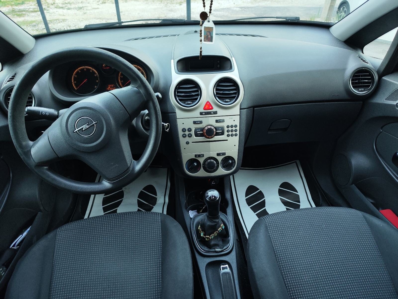 Opel Corsa 1,2 16V,regan7/27,klima,servis veliki,Super stanje, fotografija 10