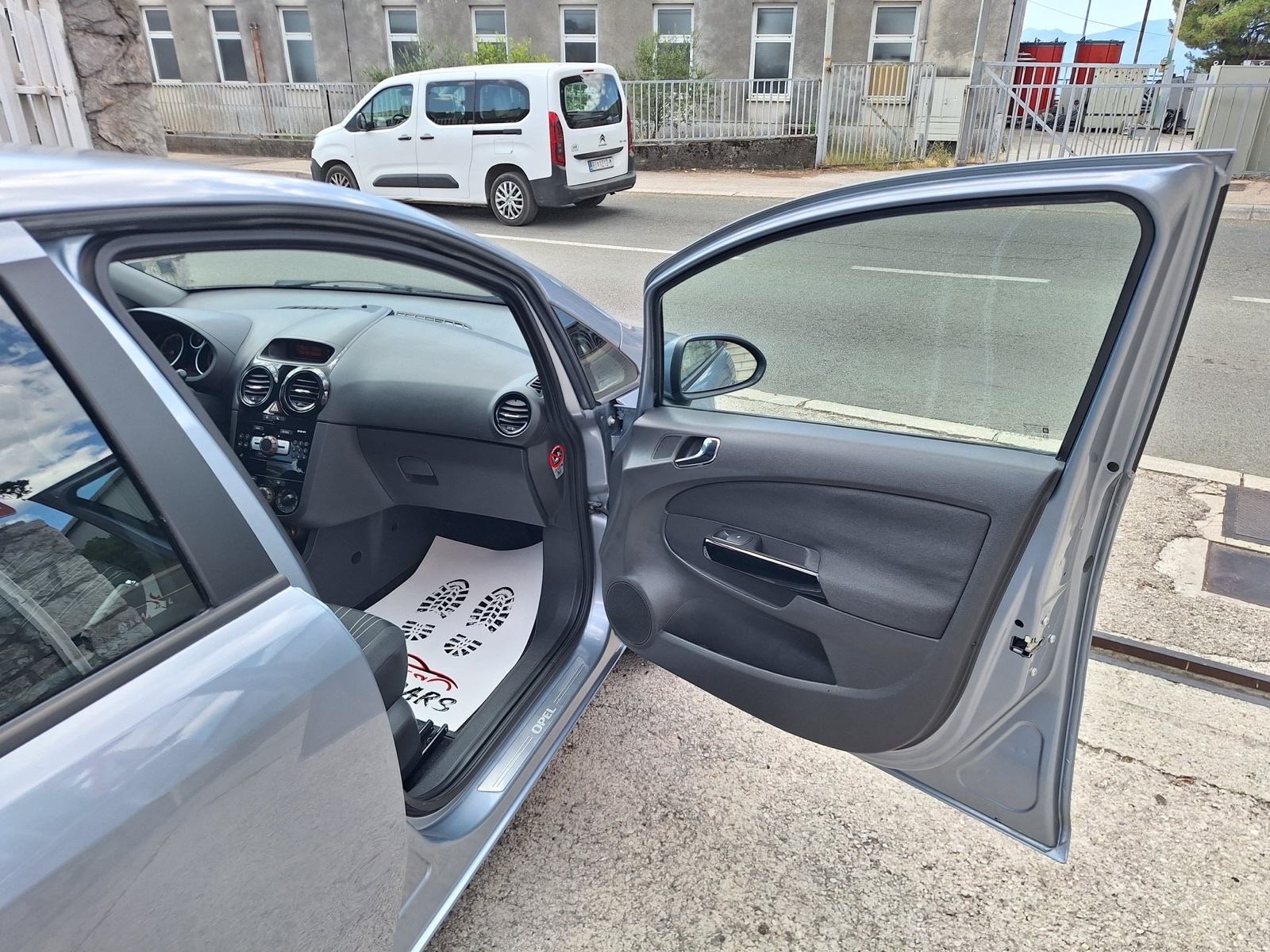 Opel Corsa 1,2 16V ‼️samo samo 36.000 Km.1 Vlasnik, fotografija 14
