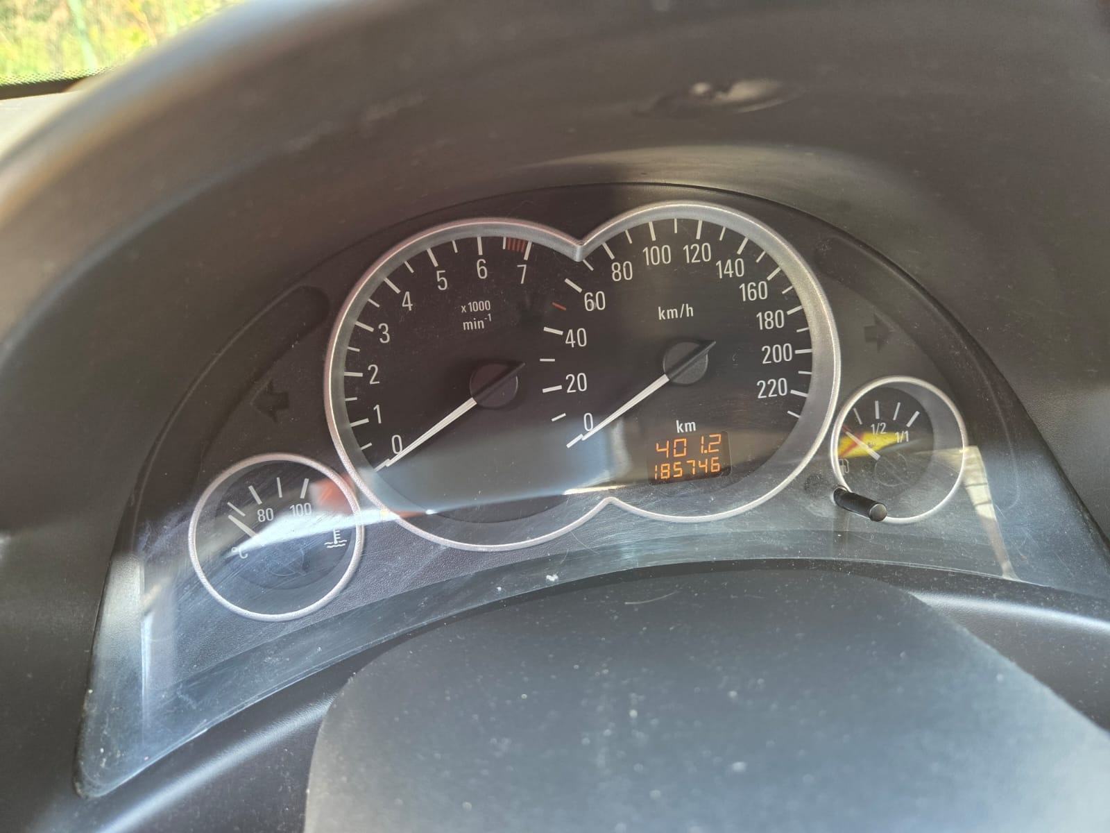 Opel Corsa 1,2 16V, fotografija 1