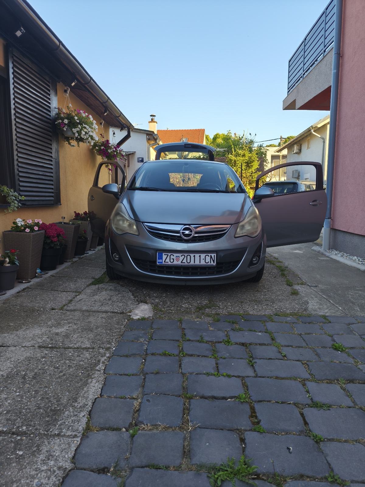 Opel Corsa 1,2 16V, pogled izvana - slika 1