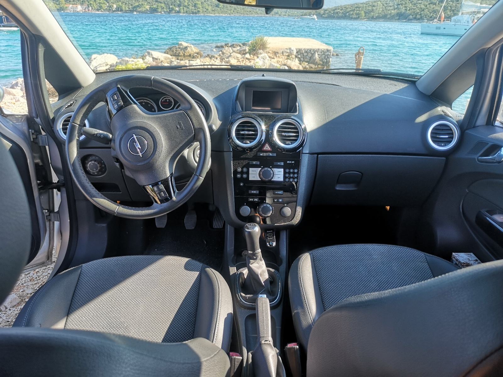 Opel Corsa 1,2 16V, fotografija 2