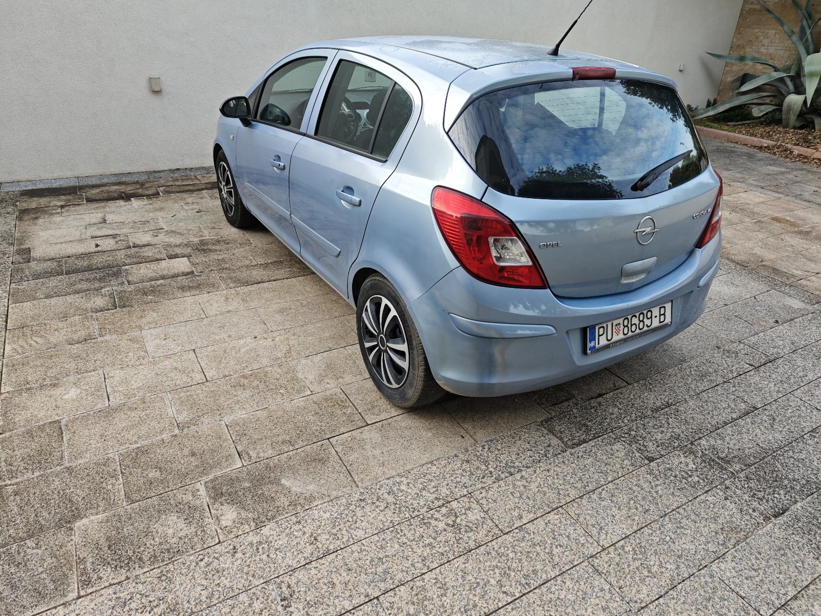 OPEL CORSA 1,4 16V 2007' REG 11/26. OTIŠLA BRTVA GLAVE, fotografija 3