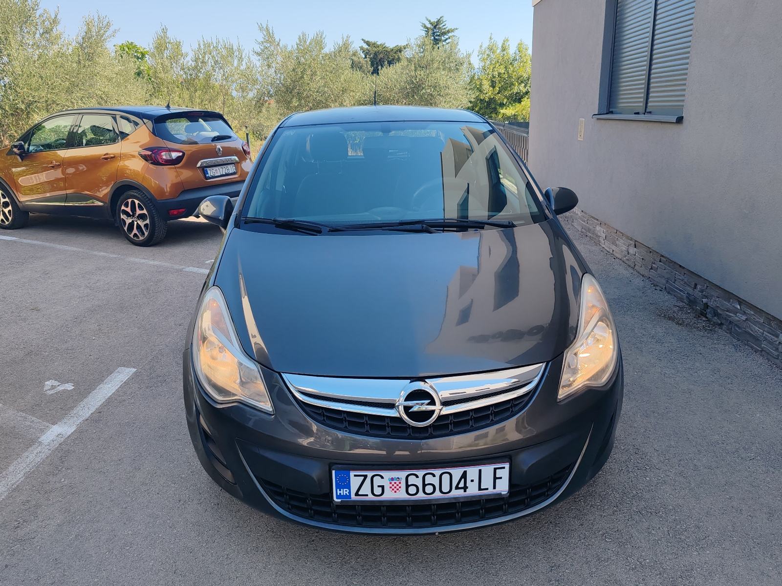 Opel Corsa 1,2 16V Klima Odlicno stanje, fotografija 2