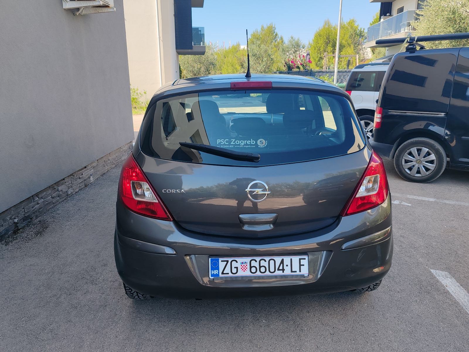 Opel Corsa 1,2 16V Klima Odlicno stanje, fotografija 4
