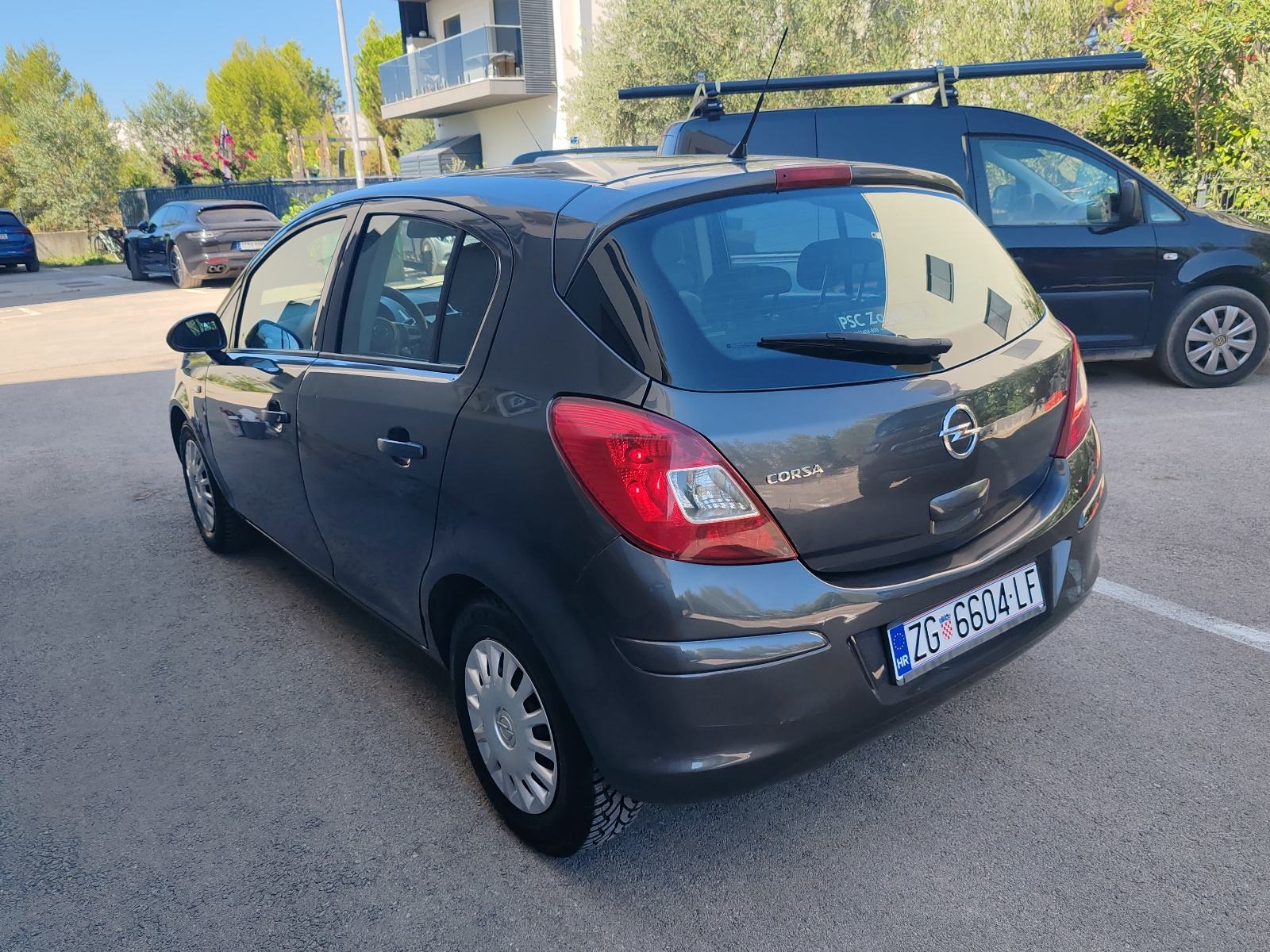 Opel Corsa 1,2 16V Klima Odlicno stanje, fotografija 6