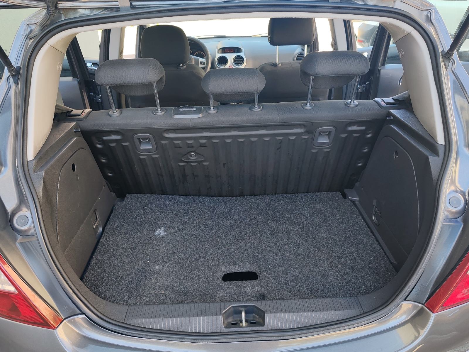 Opel Corsa 1,2 16V Klima Odlicno stanje, fotografija 12
