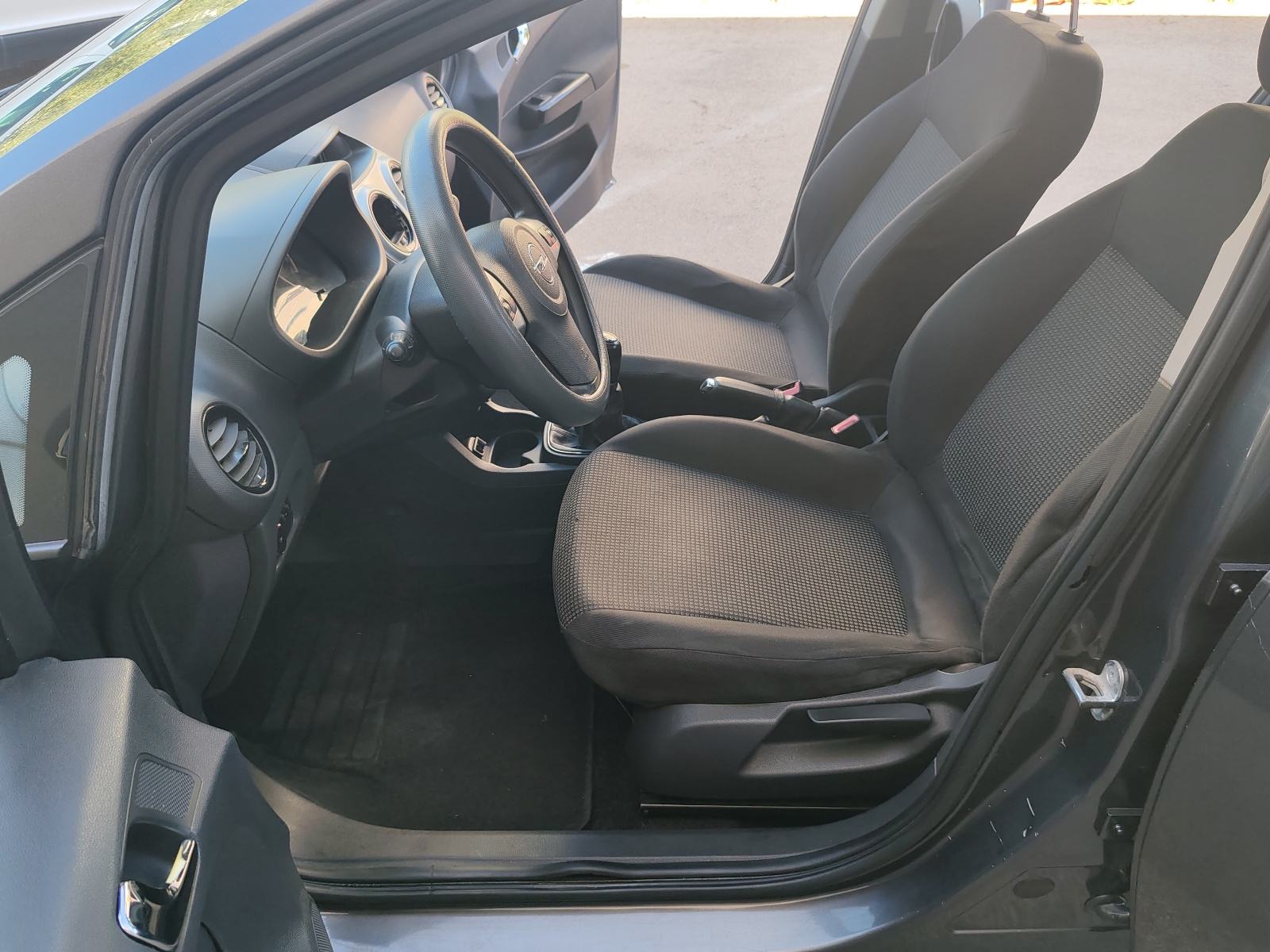 Opel Corsa 1,2 16V Klima Odlicno stanje, fotografija 14