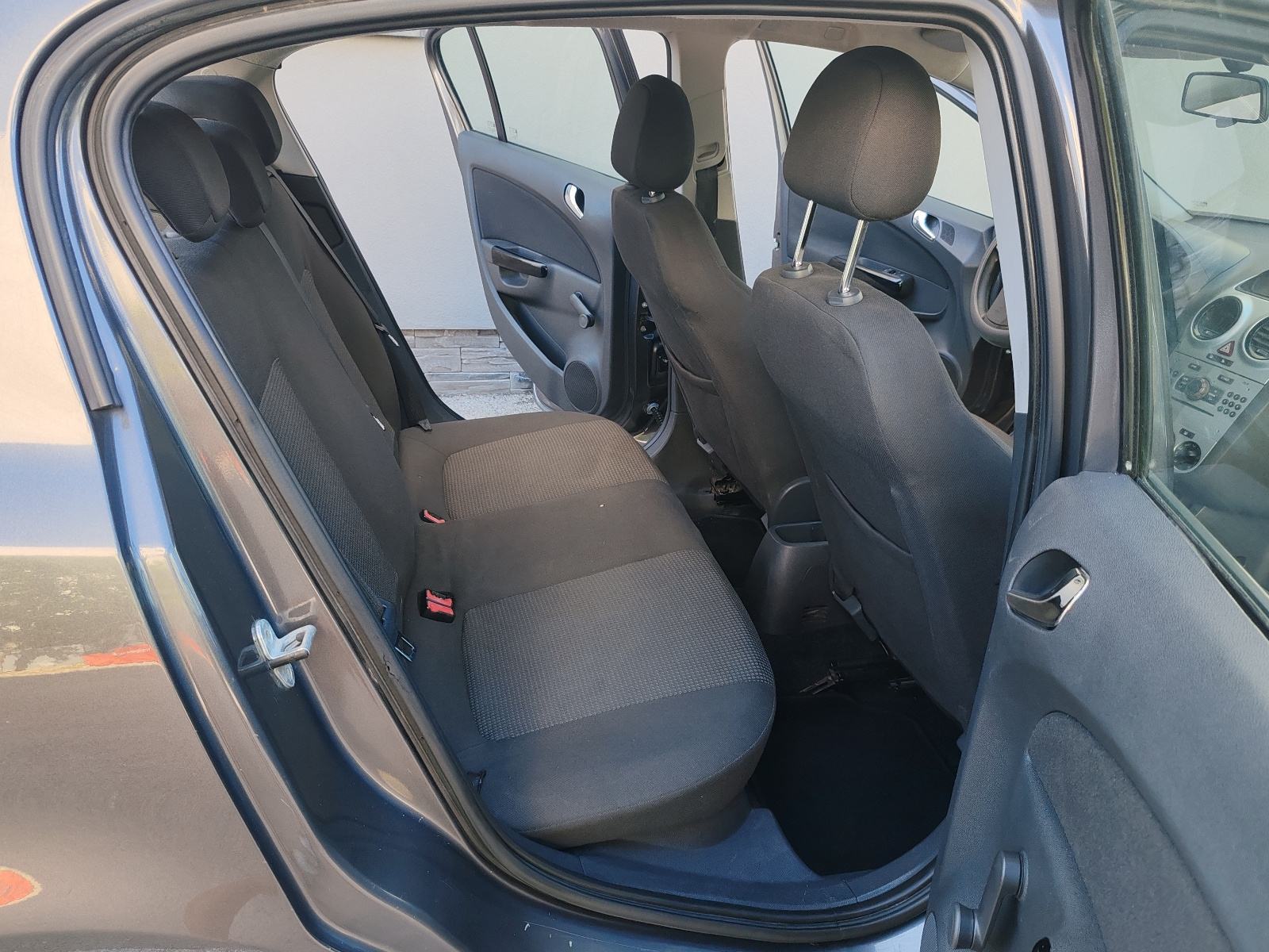 Opel Corsa 1,2 16V Klima Odlicno stanje, fotografija 11