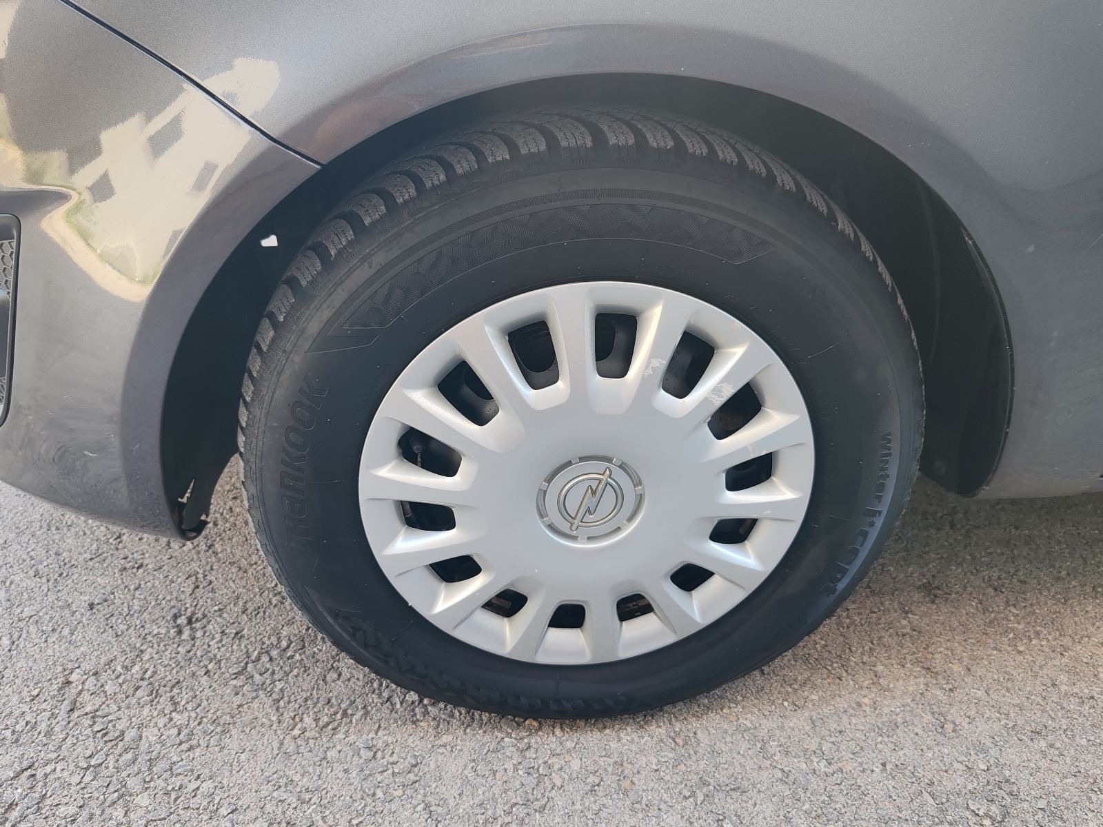 Opel Corsa 1,2 16V Klima Odlicno stanje, fotografija 9