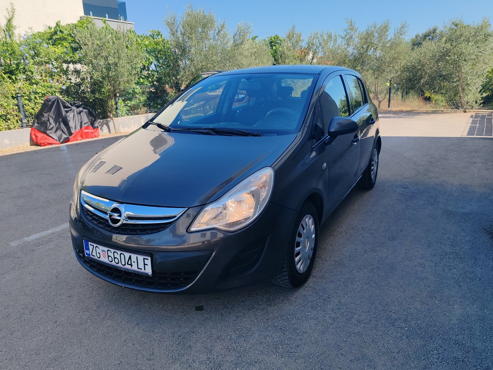 Opel Corsa 1,2 16V Klima Odlicno stanje, fotografija 18