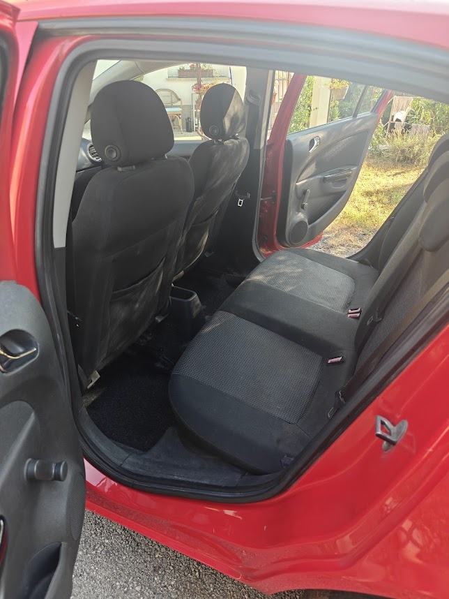 Opel Corsa 1.2, 59 kW, 2 seta guma, fotografija 6
