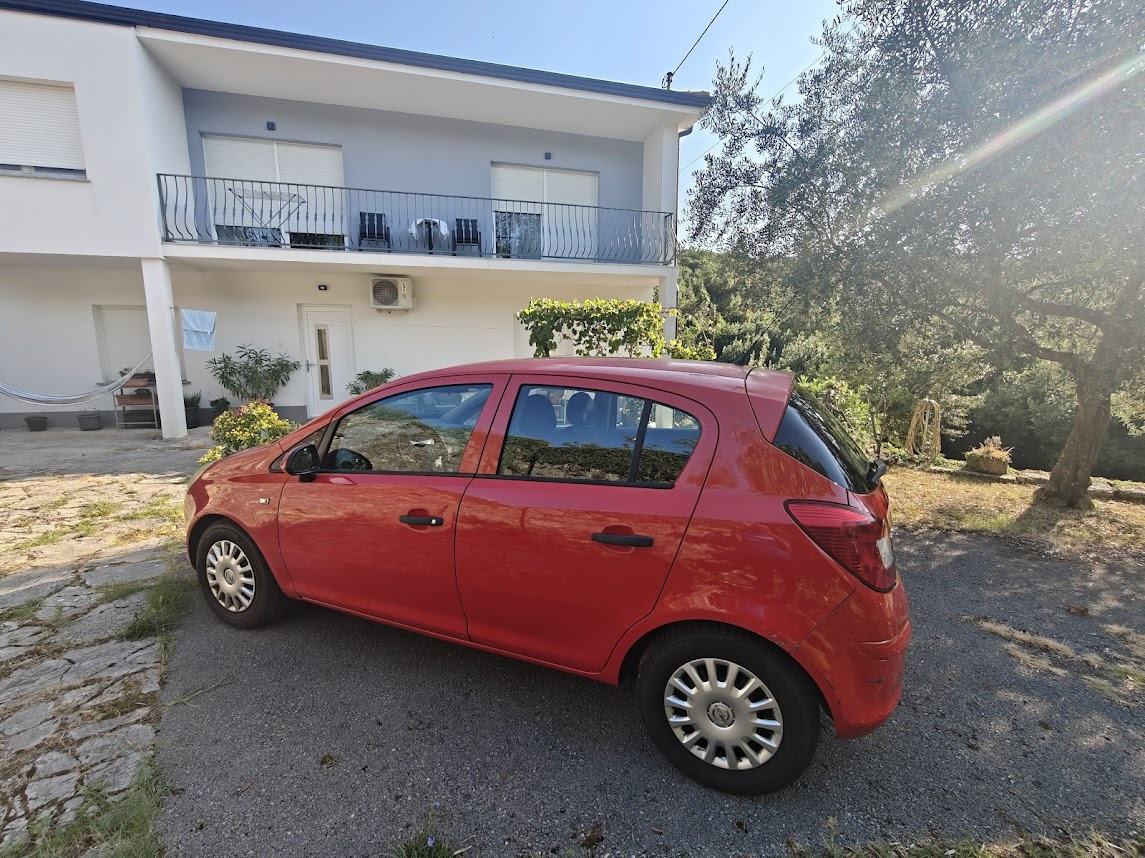 Opel Corsa 1.2, 59 kW, 2 seta guma, fotografija 3