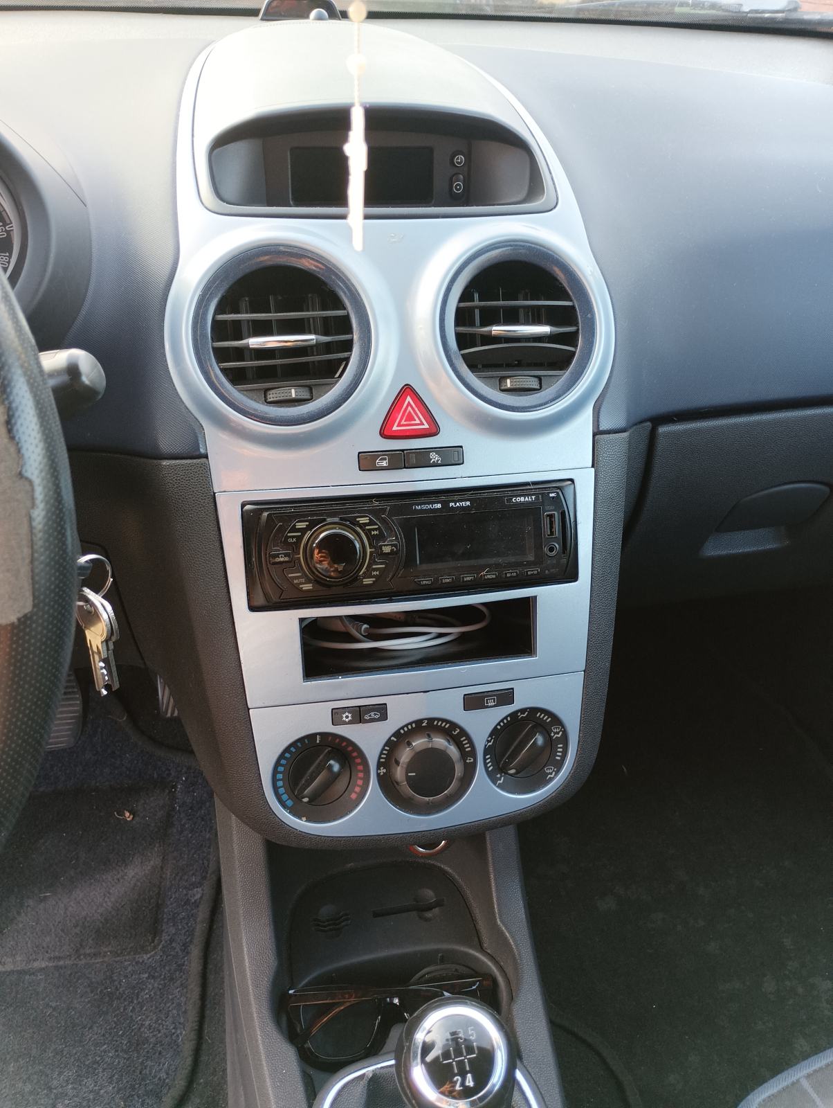 Opel Corsa, 1.2 benzin, 2007 god, klima, reg. 07/2027!! 1500€, Zadar, fotografija 8