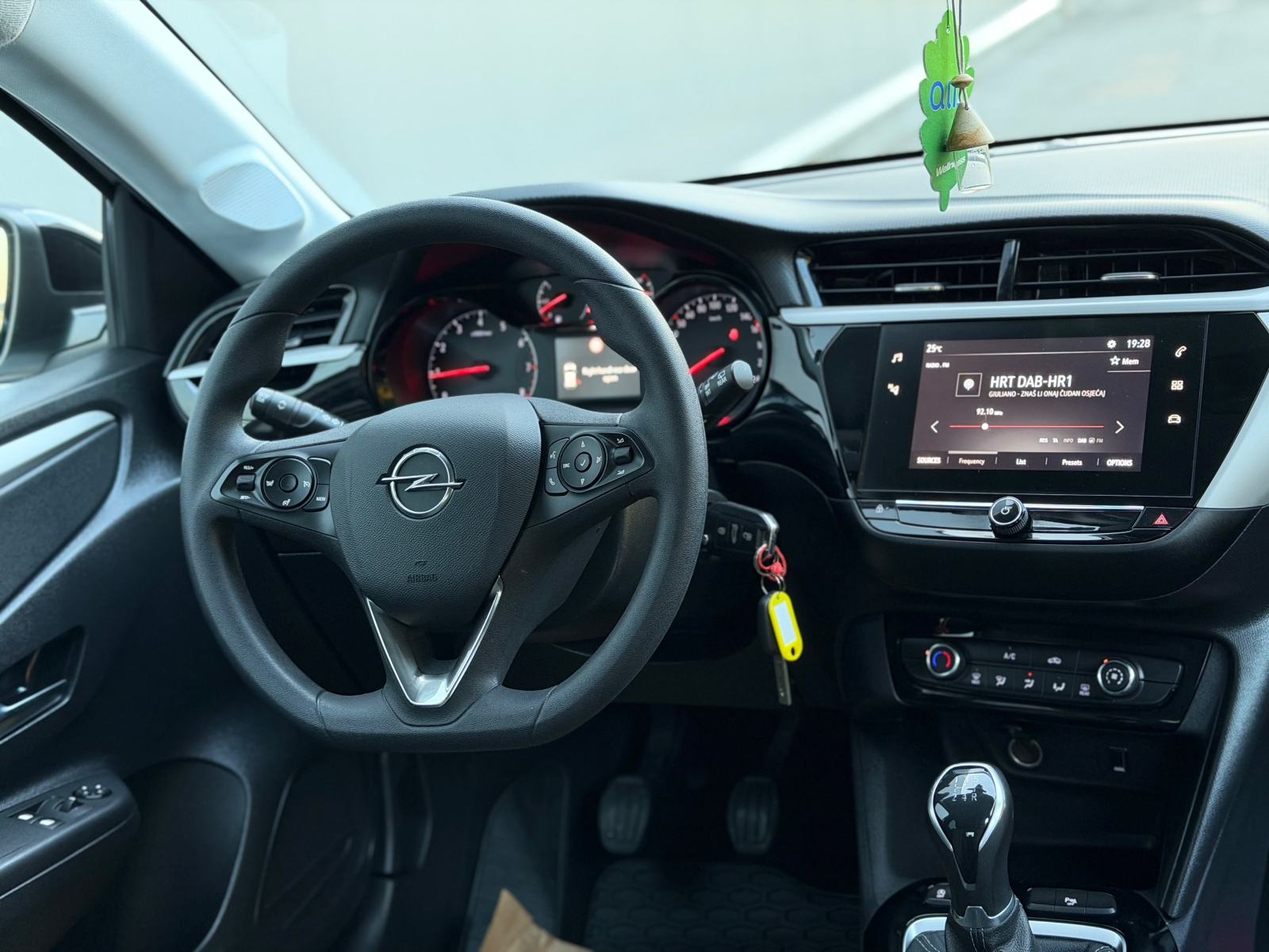 Opel Corsa 1,2 Edition 5 Vrata •82.000 Km• Klima • Navi • Top stanje •, fotografija 14