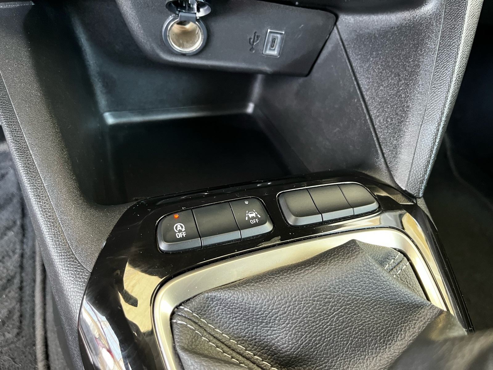 Opel Corsa 1,2 Edition - JAMSTVO- Parking senzori, Grijana sjedala, fotografija 17