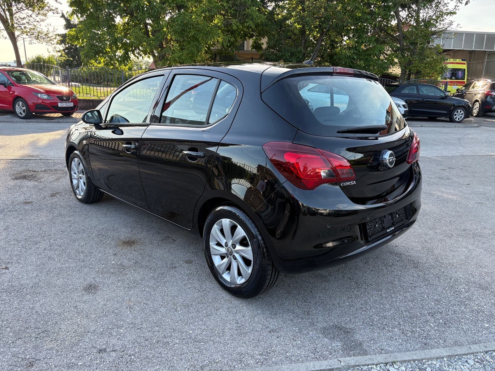 Opel Corsa 1,2 Edition/MFU/PDC/TEMPO/DISPLAY/NOVE GUME/TOP!!, fotografija 3