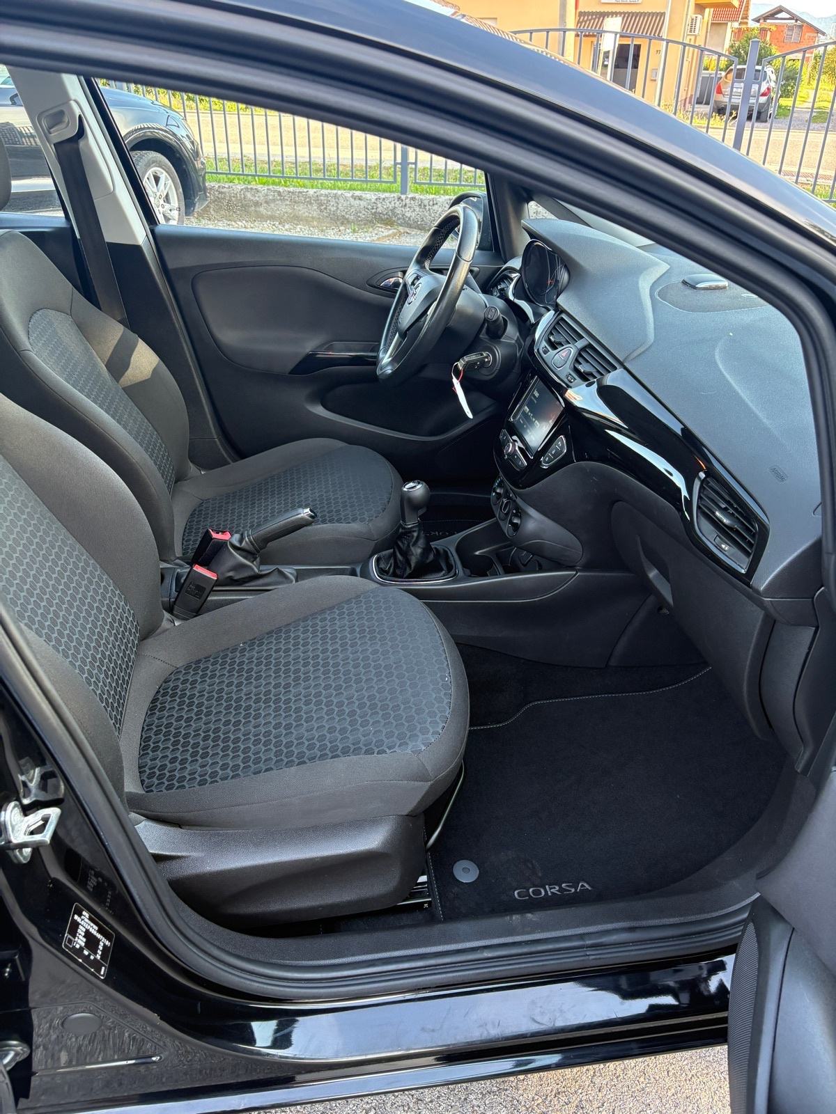 Opel Corsa 1,2 Edition/MFU/PDC/TEMPO/DISPLAY/NOVE GUME/TOP!!, fotografija 16