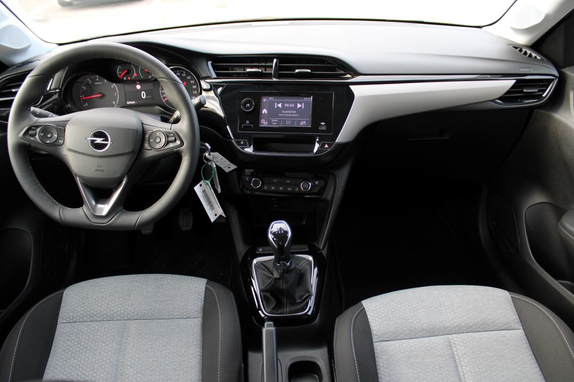 Opel Corsa 1,2 Edition, fotografija 11