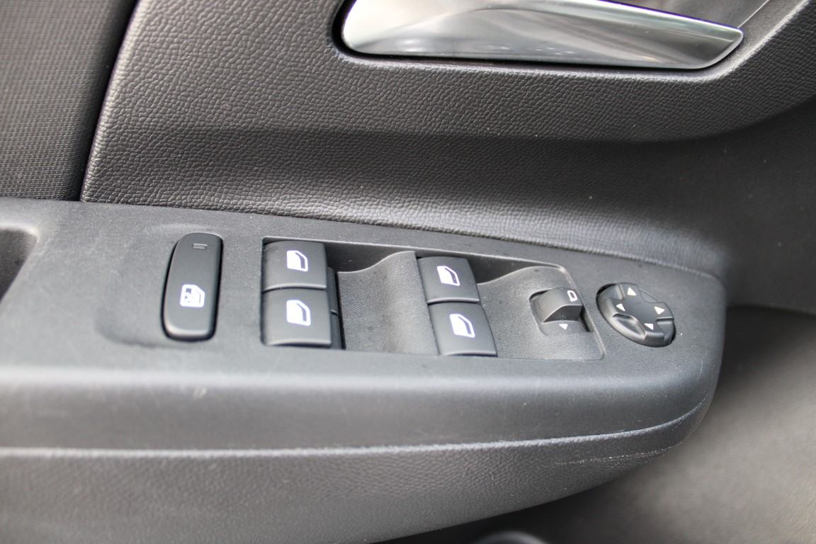 Opel Corsa 1,2 Edition, fotografija 12