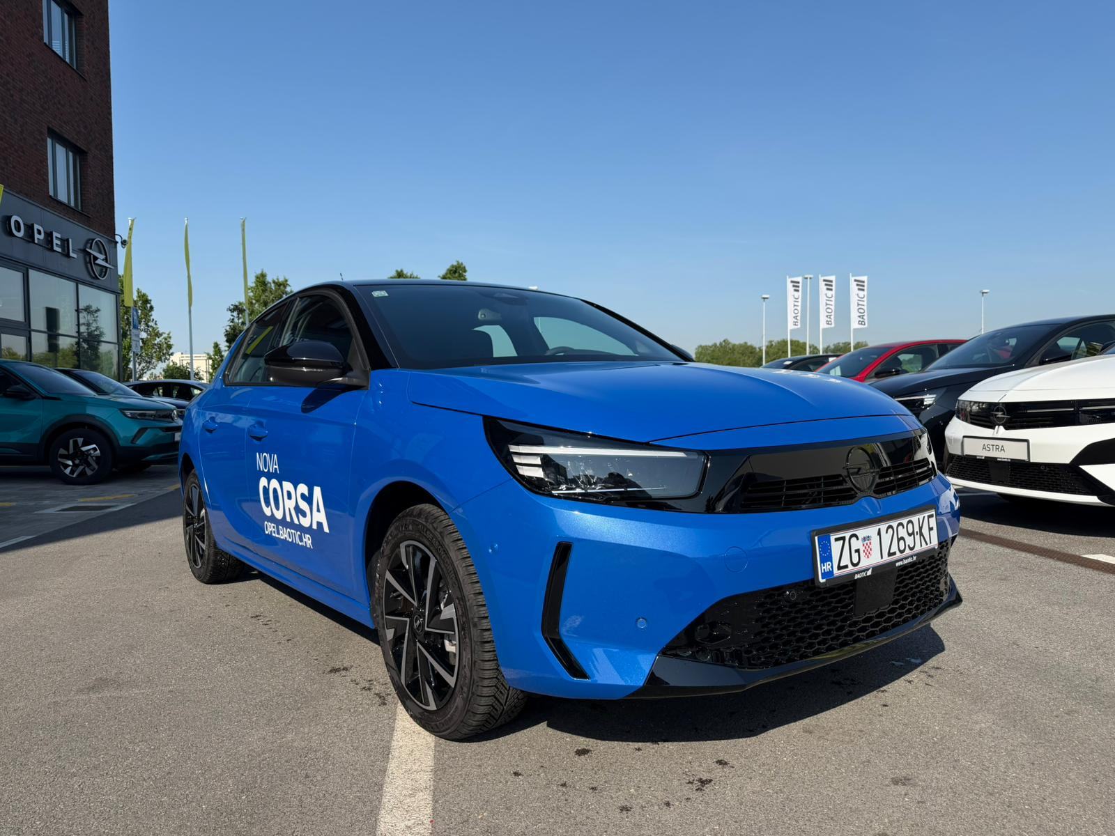 Opel Corsa 1,2 GS Line-TESTNO VOZILO, fotografija 3