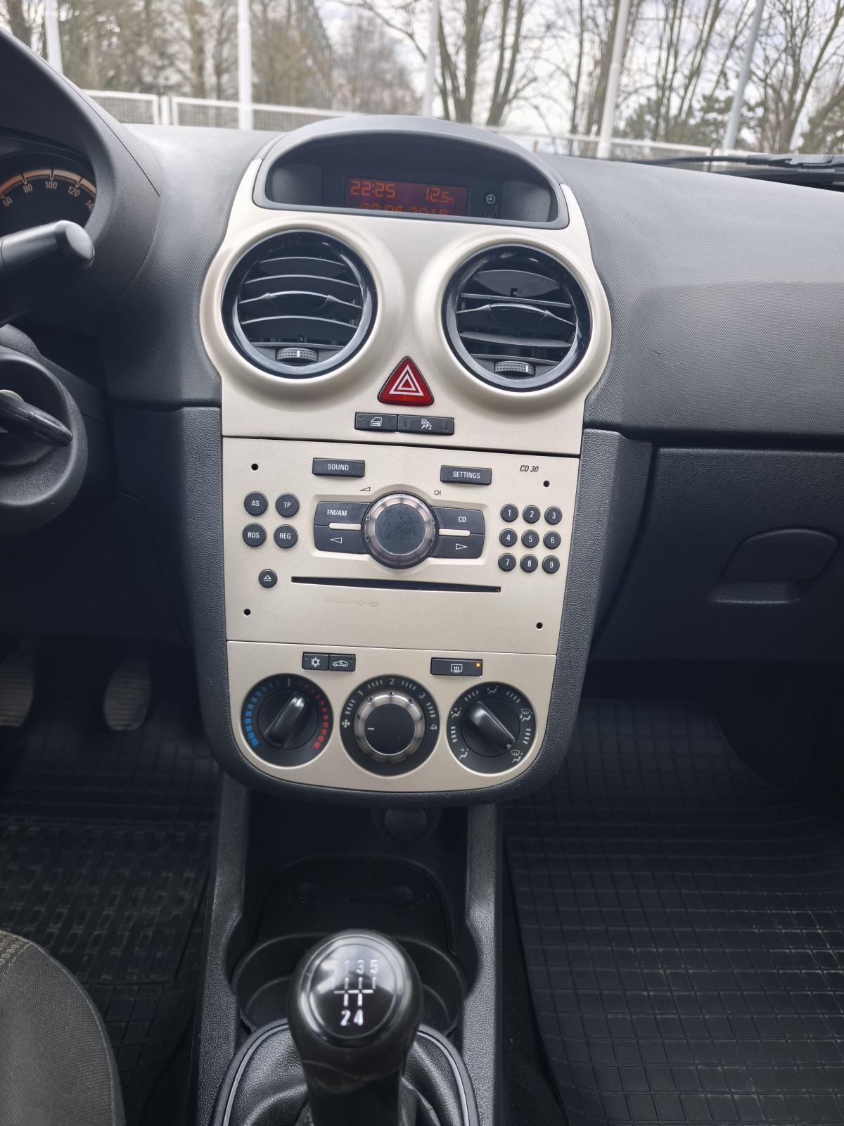 Opel Corsa 1,2 KLIMA KOŽNI VOLAN, fotografija 16