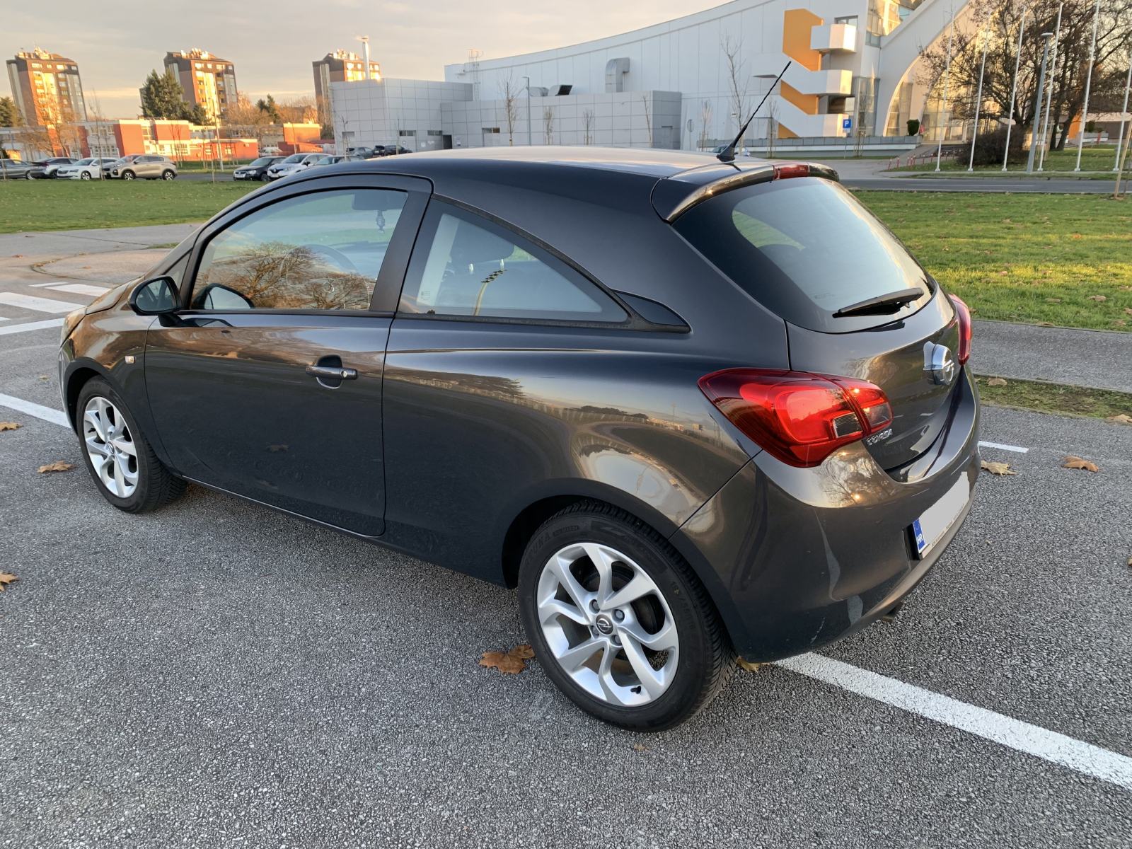 Opel Corsa 1,2, servisirana, bez ulaganja, fotografija 5