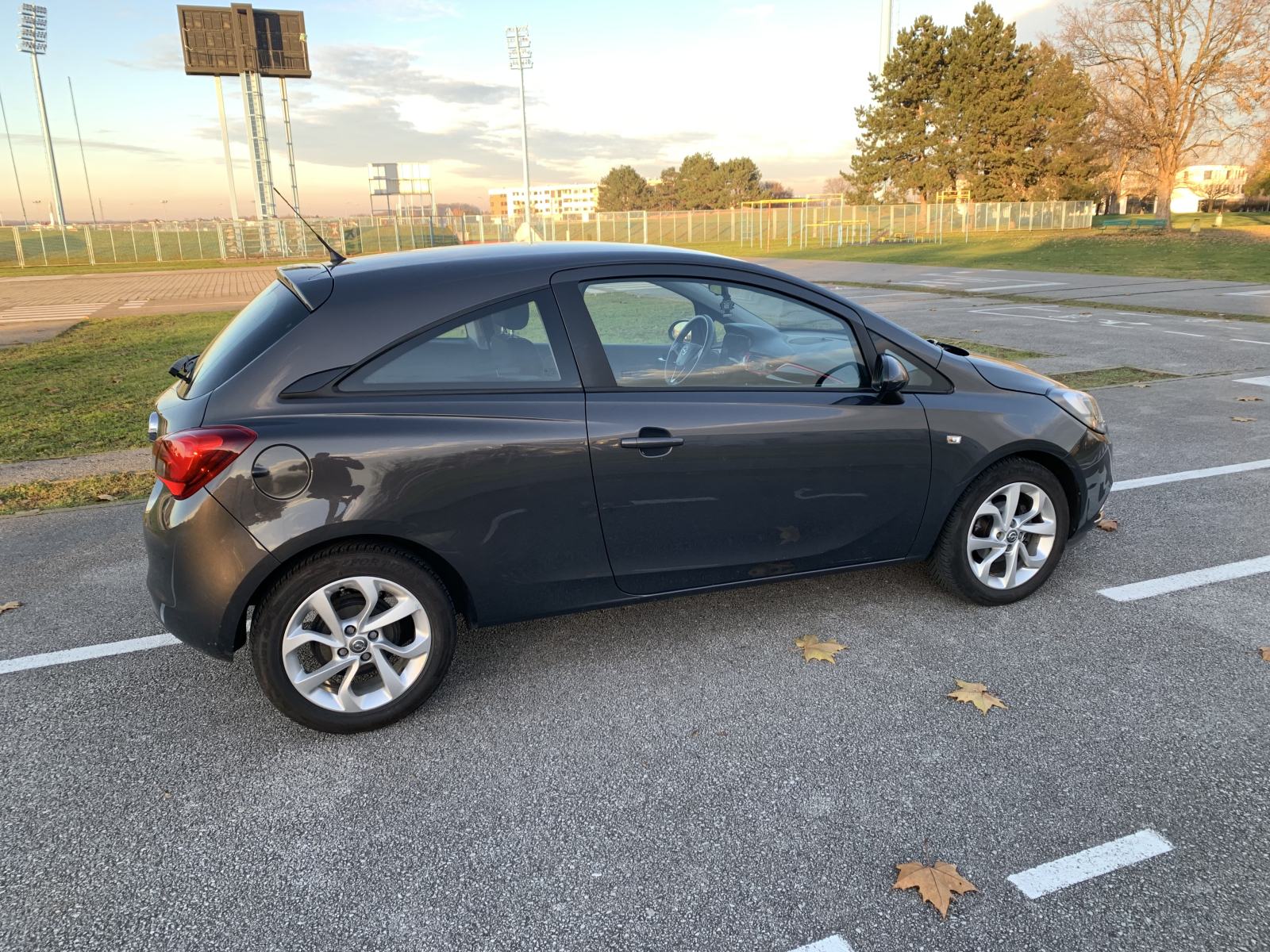 Opel Corsa 1,2, servisirana, bez ulaganja, fotografija 7
